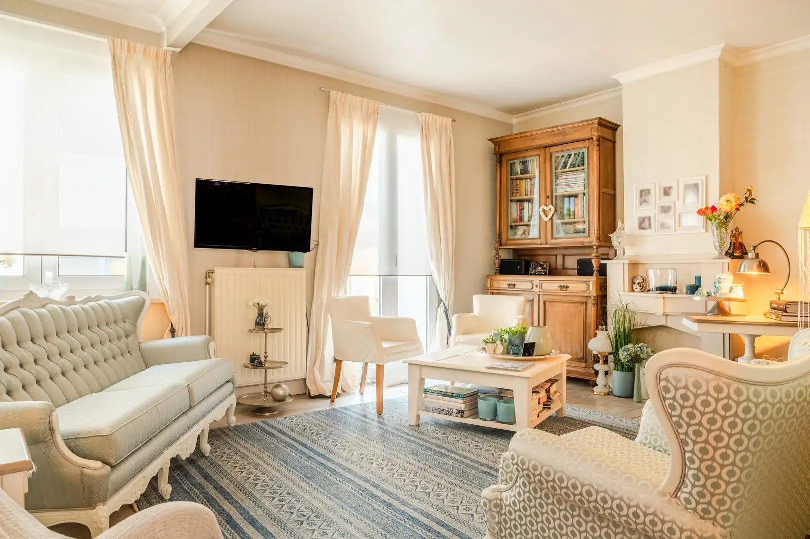 Hoofdfoto van de publicatie: Veelzijdige woning met winkelruimte en atelier!