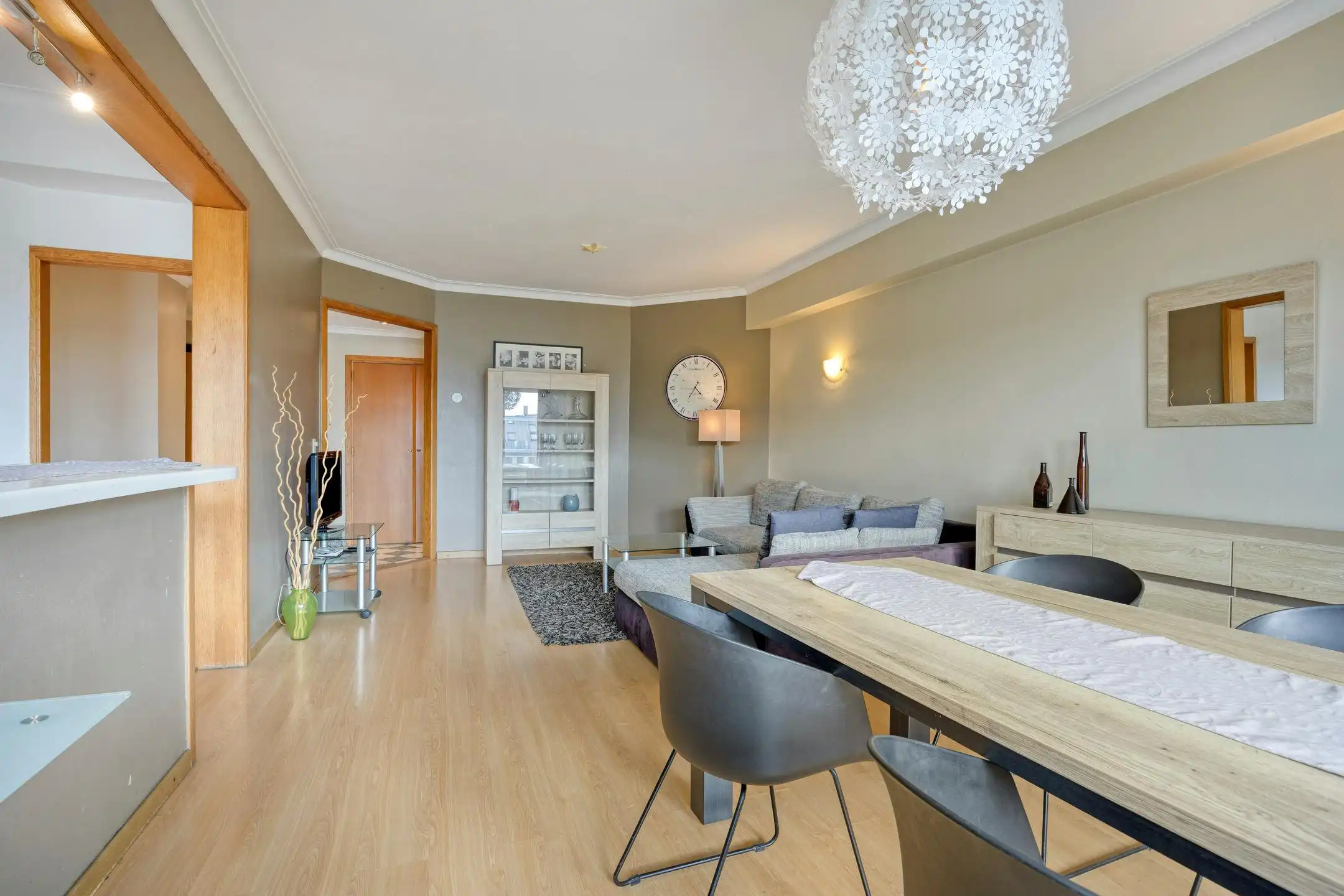 Ruim appartement te koop in centrum Antwerpen. foto 2