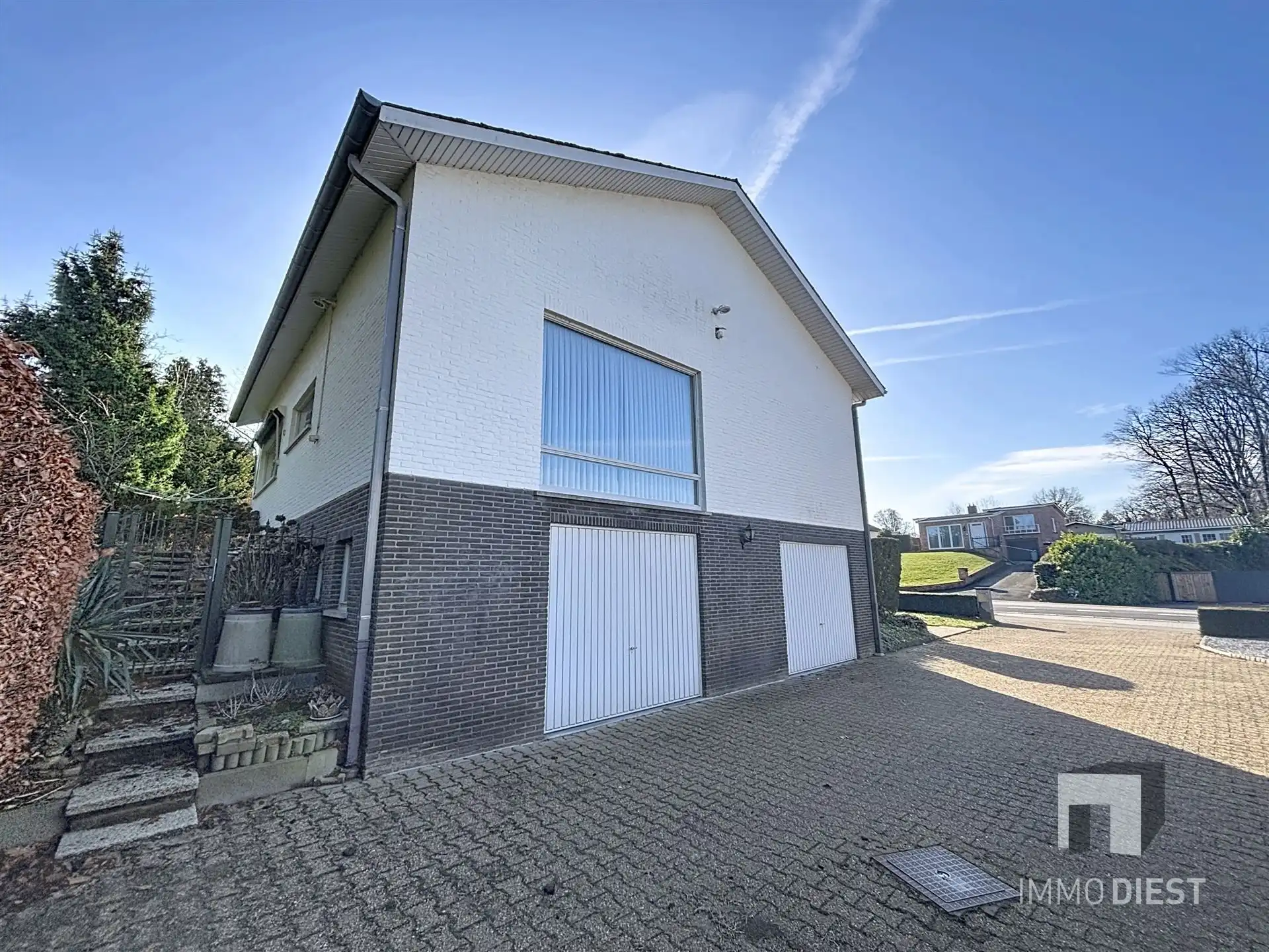 Witte villa met 4 slaapkamer boven op Baalberg foto 4