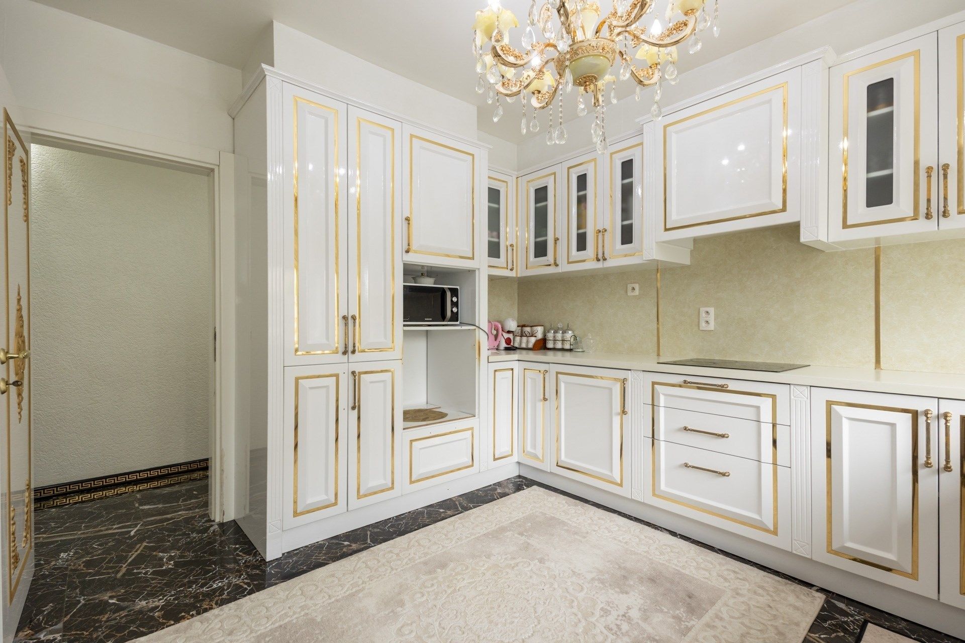 Uitzonderlijk ruime gezinswoning met 2 woonkamers en mogelijkheid tot 5 slaapkamers foto 11