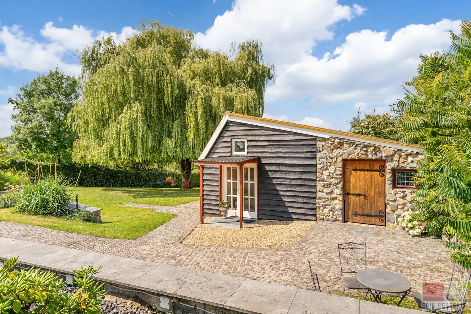 Prachtig gerenoveerde woning/landhuis (van 2011 t.e.m. 2025) gelegen op een ruim perceel van maar liefst circa 6000m2 foto 28