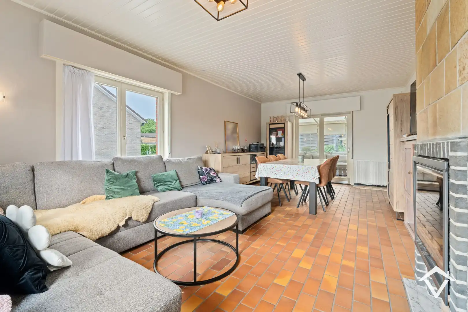 Te koop Alleenstaande woning met 3 slaapkamers en garage centraal gelegen te Wijnendale foto 8