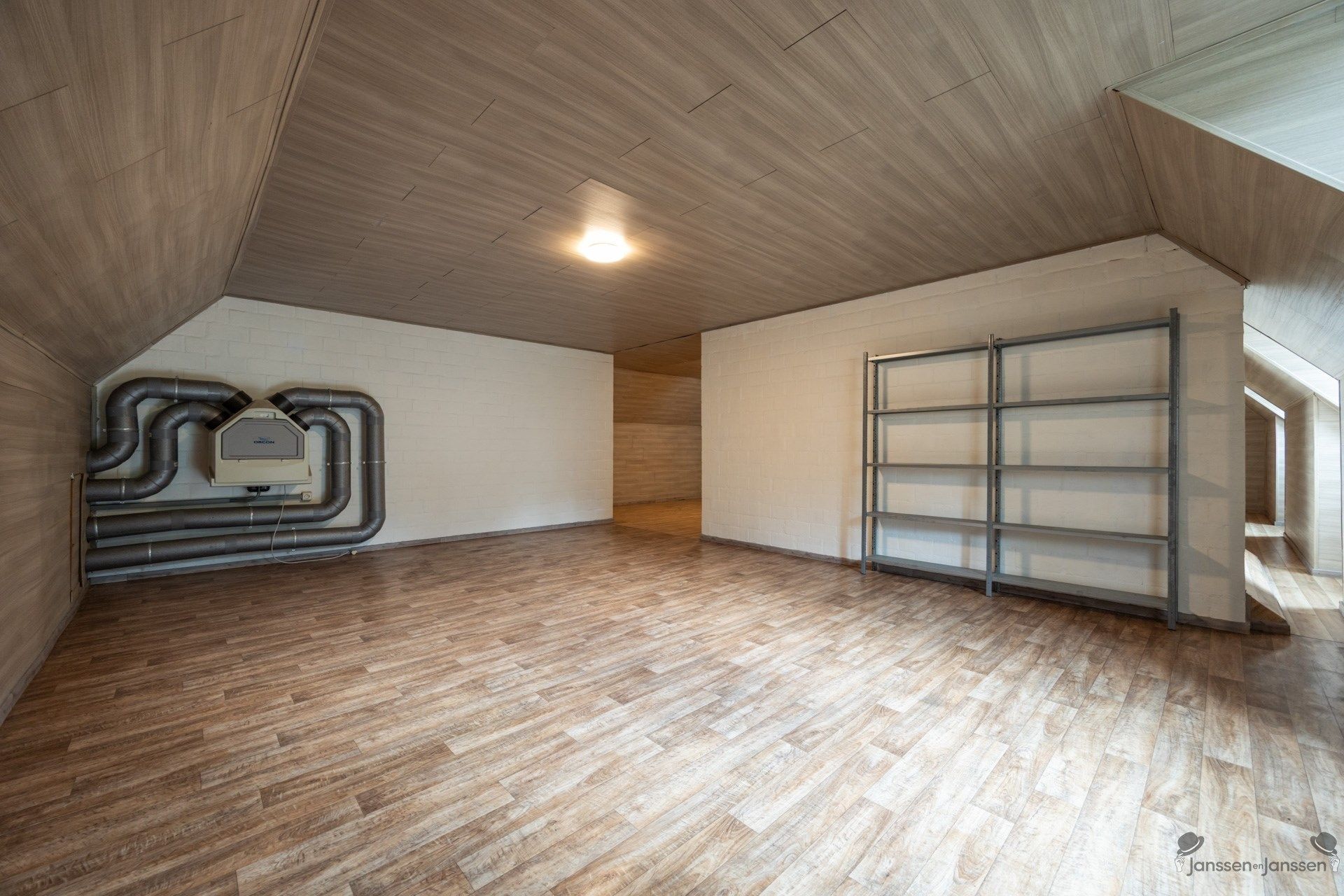 Villa met prachtige uitbouw op een zonovergoten perceel van 3.075 m². foto 18