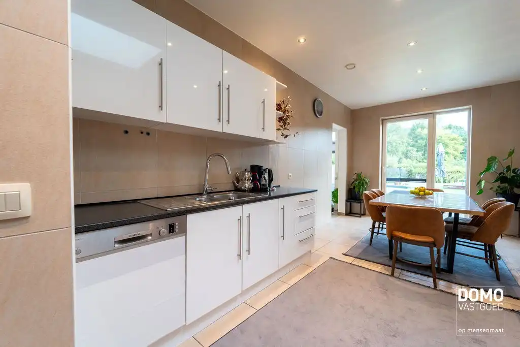 Gunstig gelegen handelshuis te Spalbeek (Hasselt) foto 8