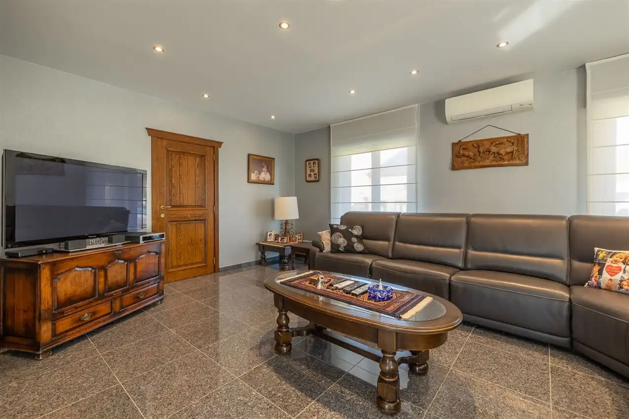 Villa grenzend aan agrarisch gebied met 4slk en opslag foto 8