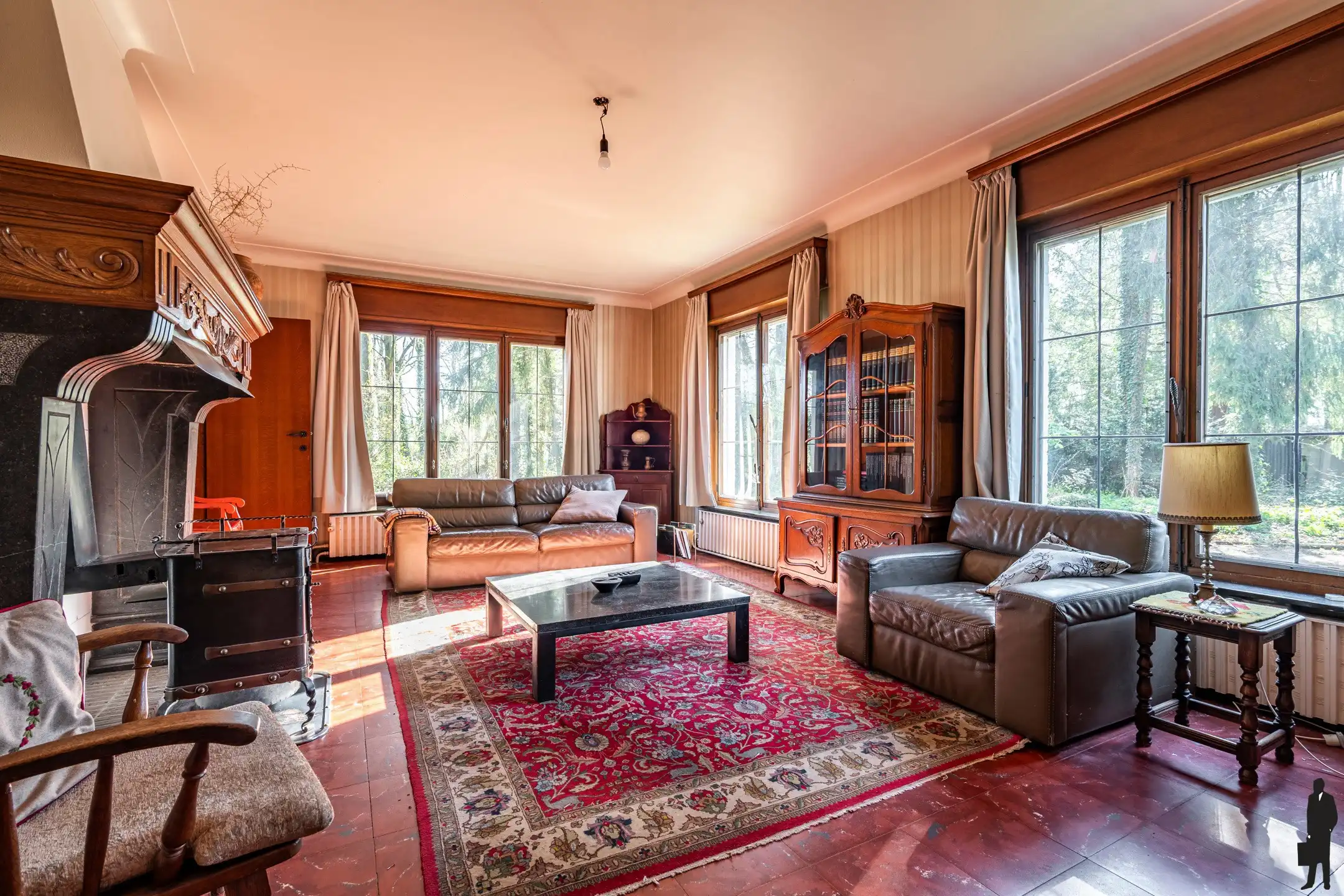 Uitzonderlijk gelegen villa in groen op grond van ca 1.730m² foto 4