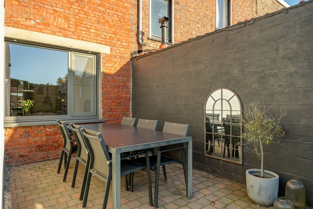 Stijlvol gerenoveerde woning met 3 slaapkamers foto 31