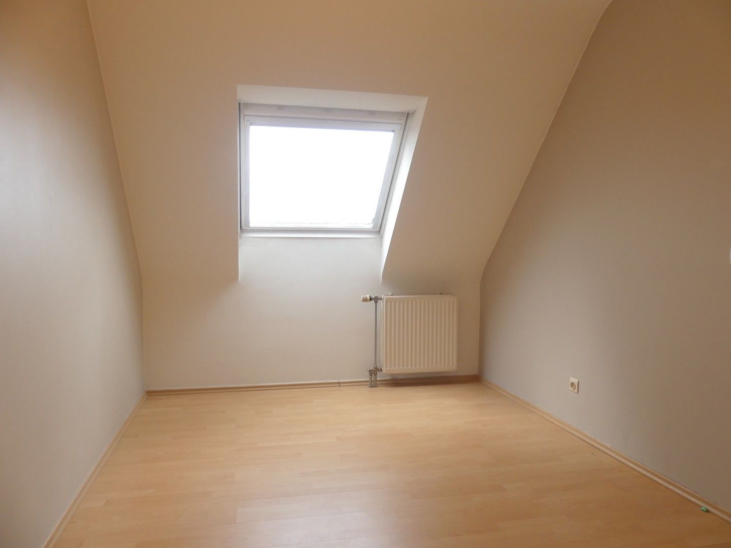 Ruim en lichtrijk appartement in het historische centrum van Veurne foto 10