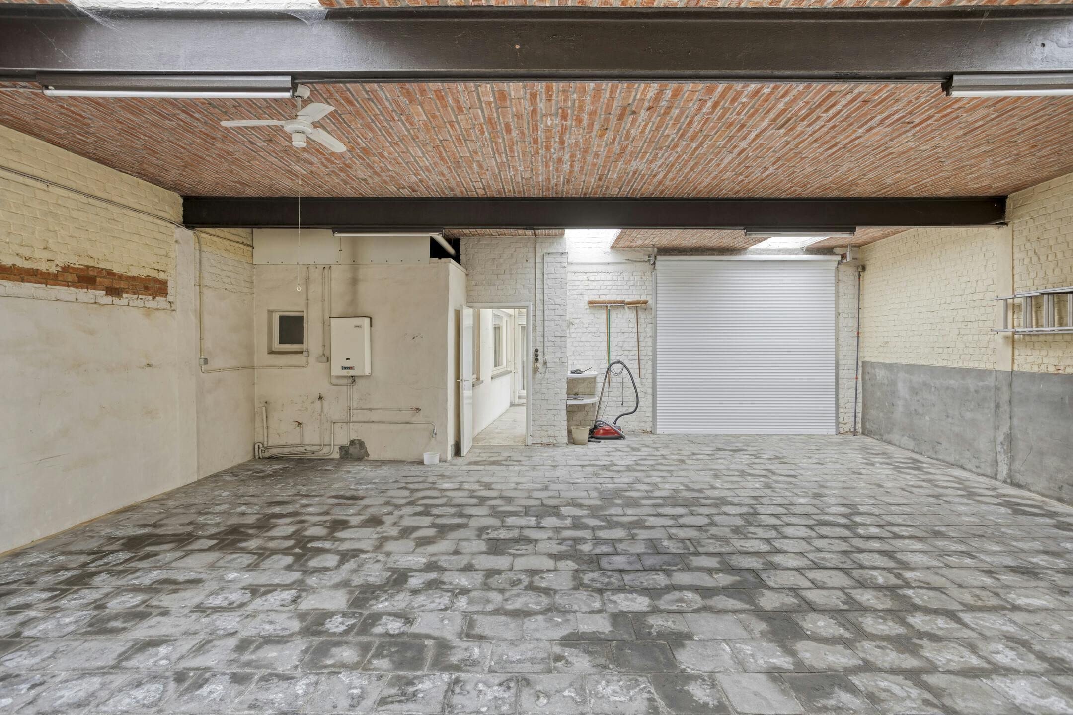 Zeer ruim huis in Boom met veel potentieel in Boom foto 33