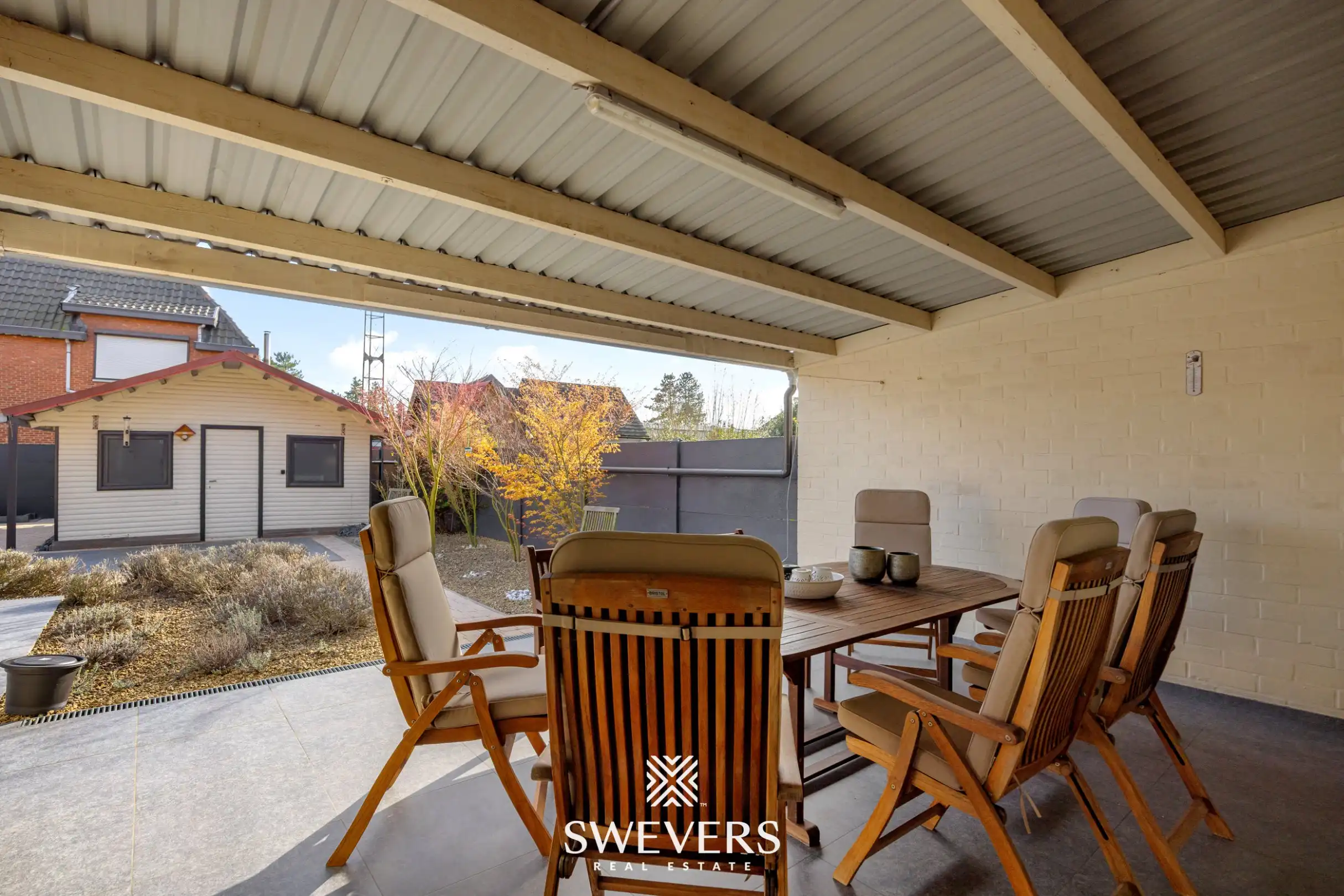 Gezinswoning met bureau, vier slaapkamers en zonnige tuin foto 24