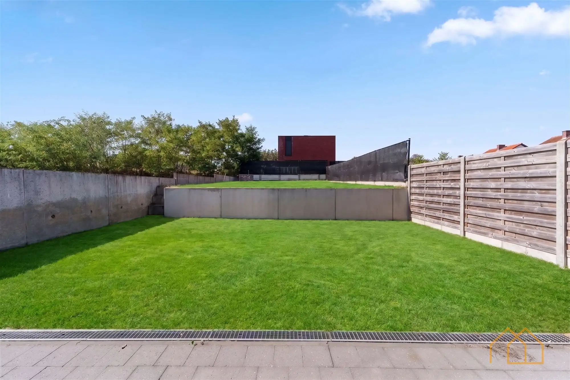 Hedendaagse woning met tuin foto 21