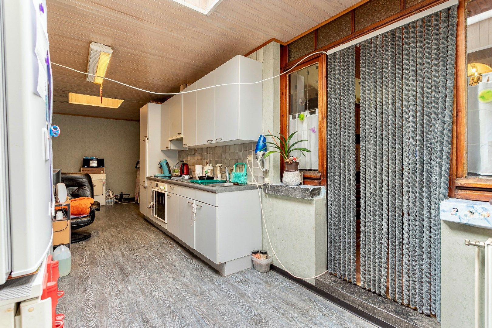 Te renoveren woning met omliggende gronden  foto 6
