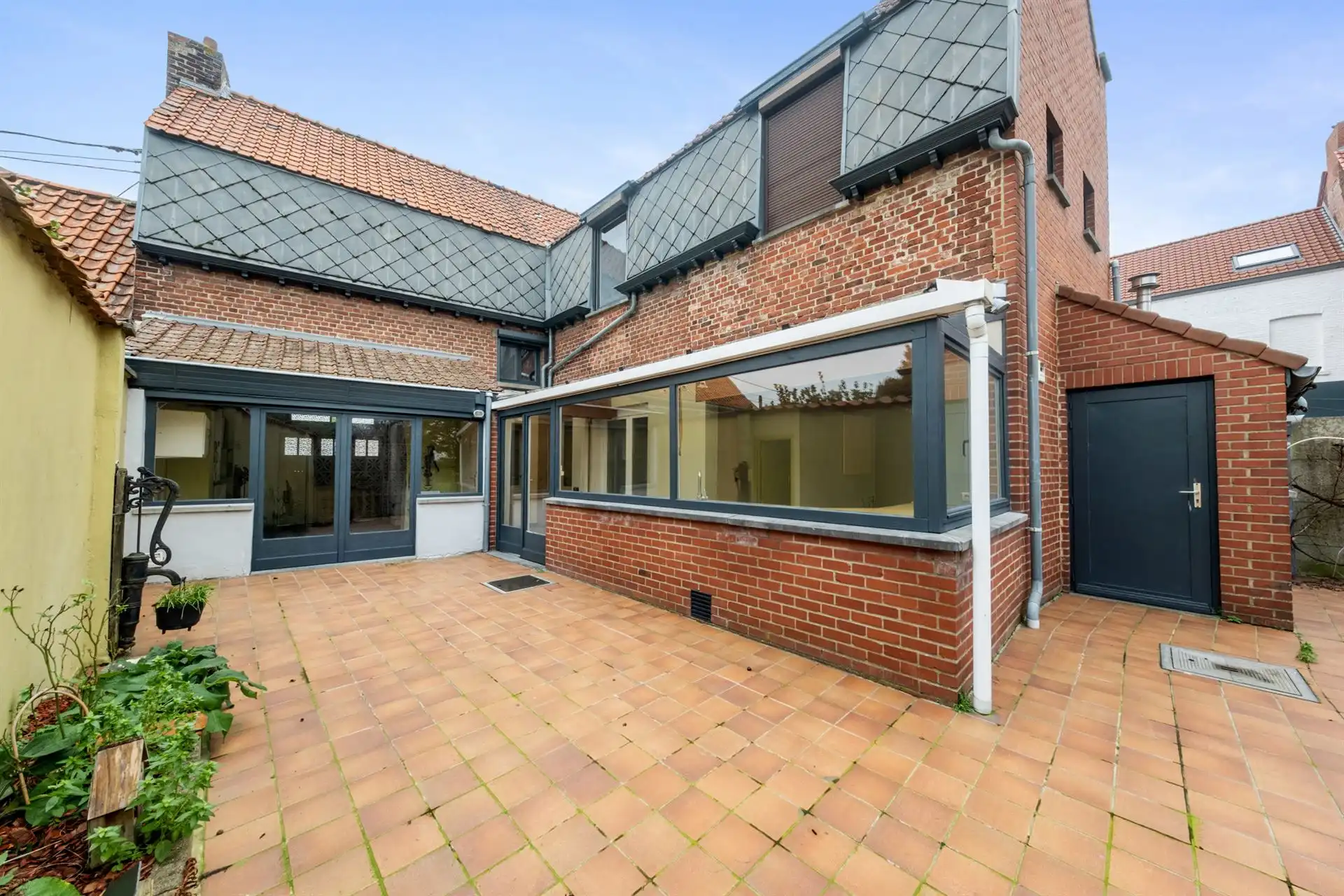 Ideaal gelegen gezinswoning met drie slaapkamers en garage foto 10