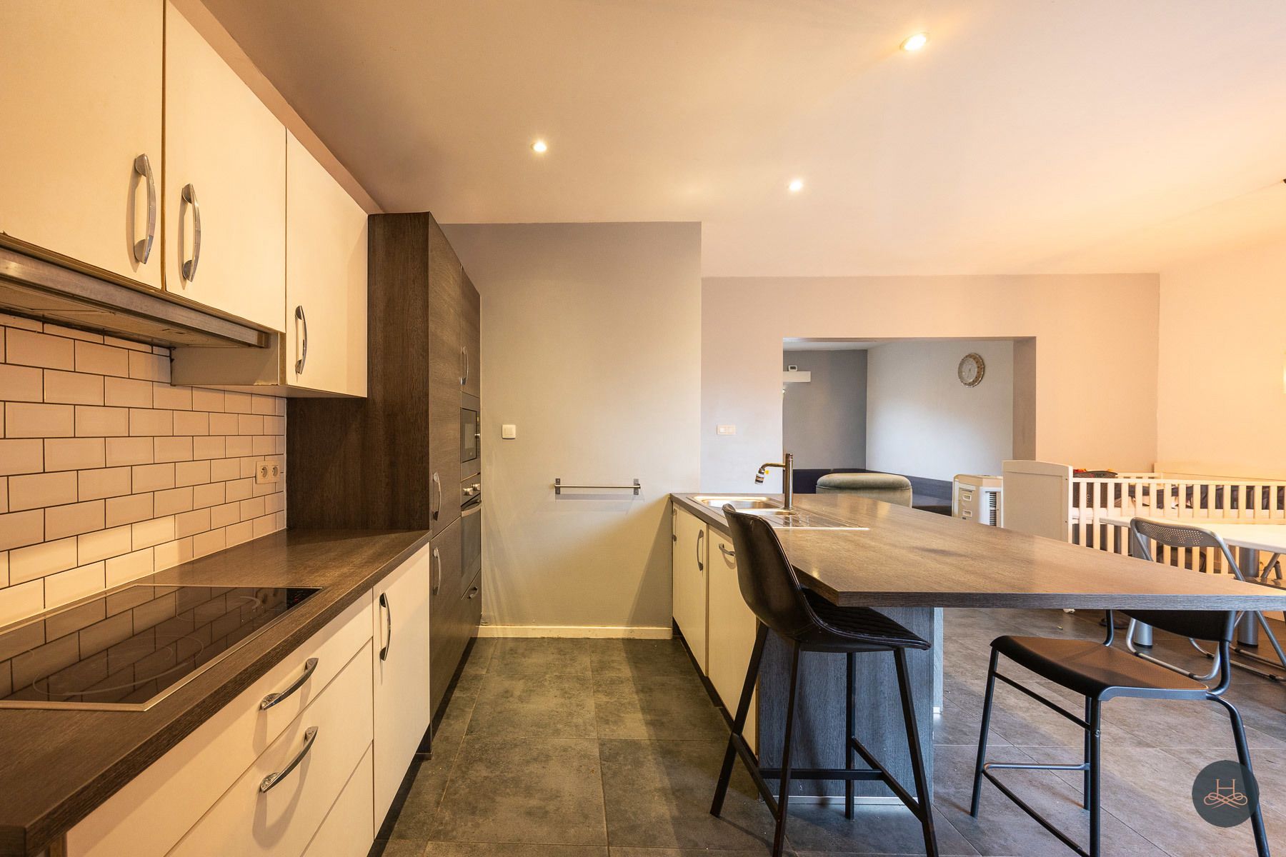 Ruime moderne woning met 4 slaapkamers foto 9