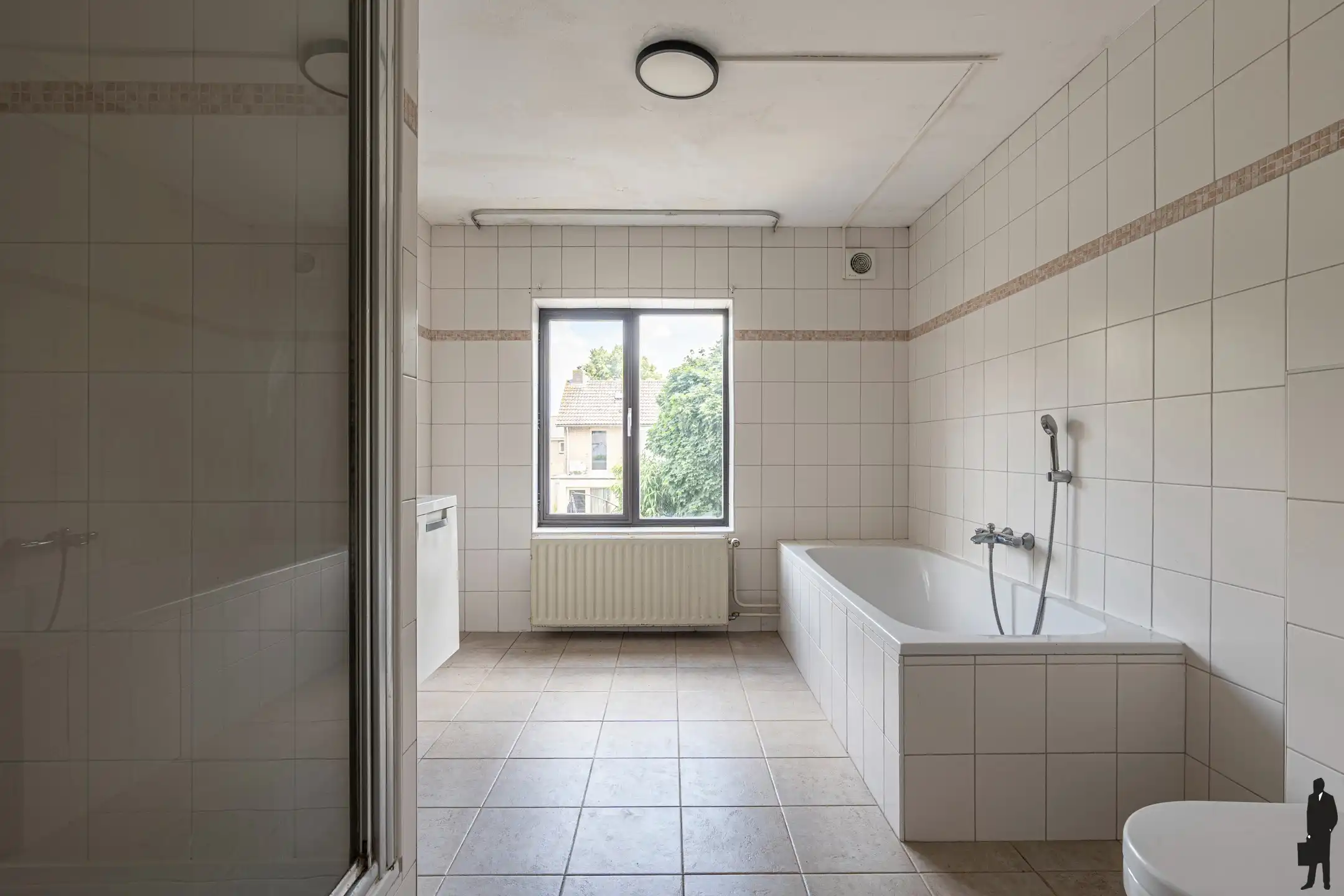Eengezinswoning in kindvriendelijke omgeving met 4 slaapkamers en ruime garage op een perceel van ca. 318 m²! foto 25