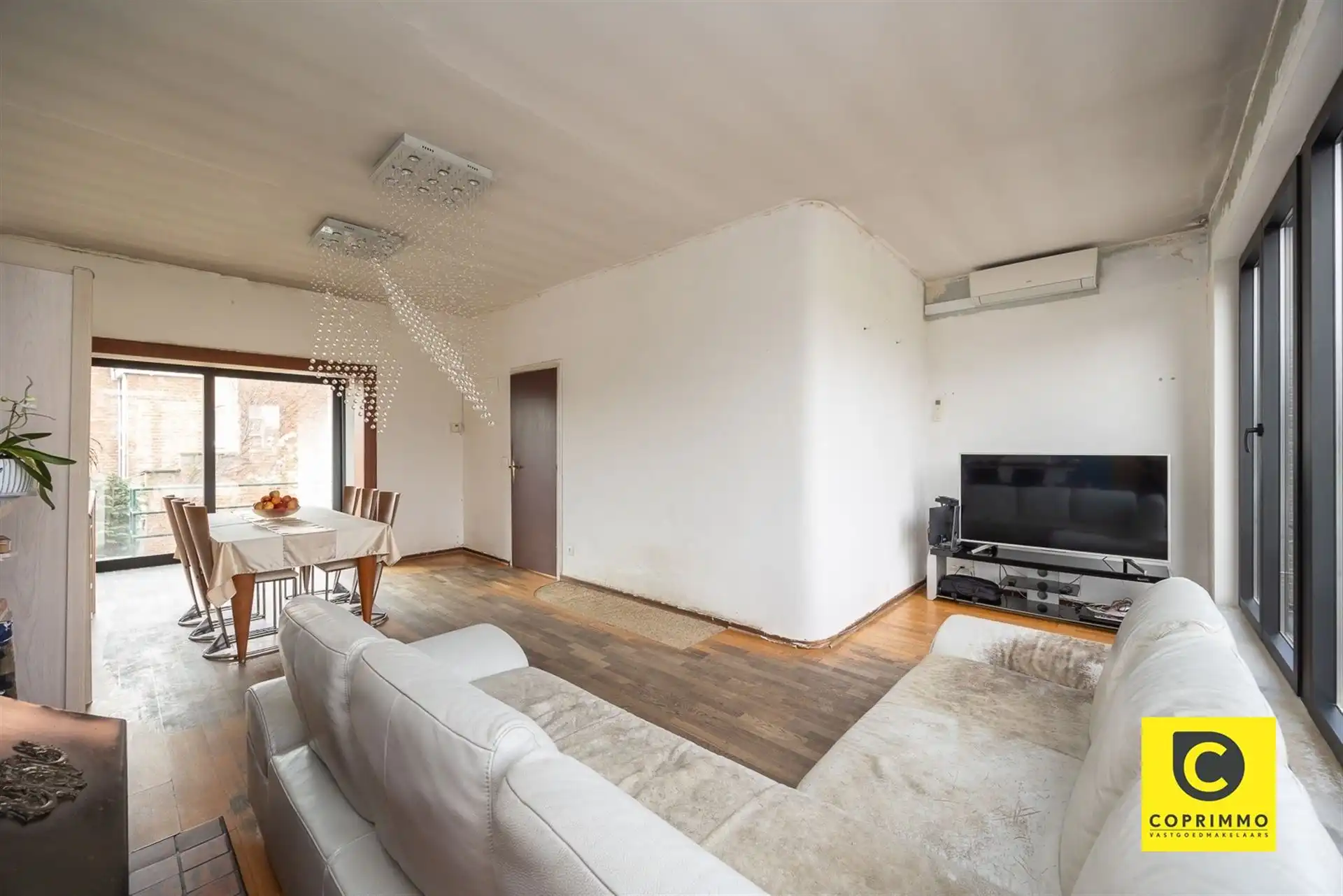 Woning met ruime zuidgerichte tuin foto 2