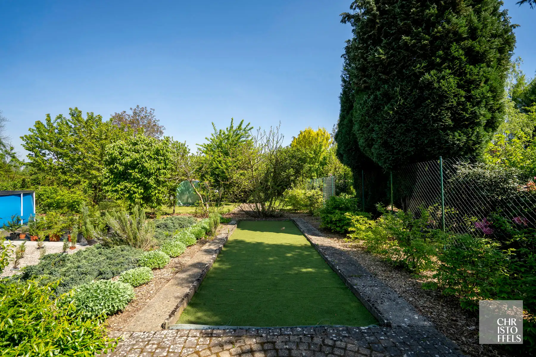 Zeer ruime woning met twee studio's op een perceel van 1950 m²! foto 18