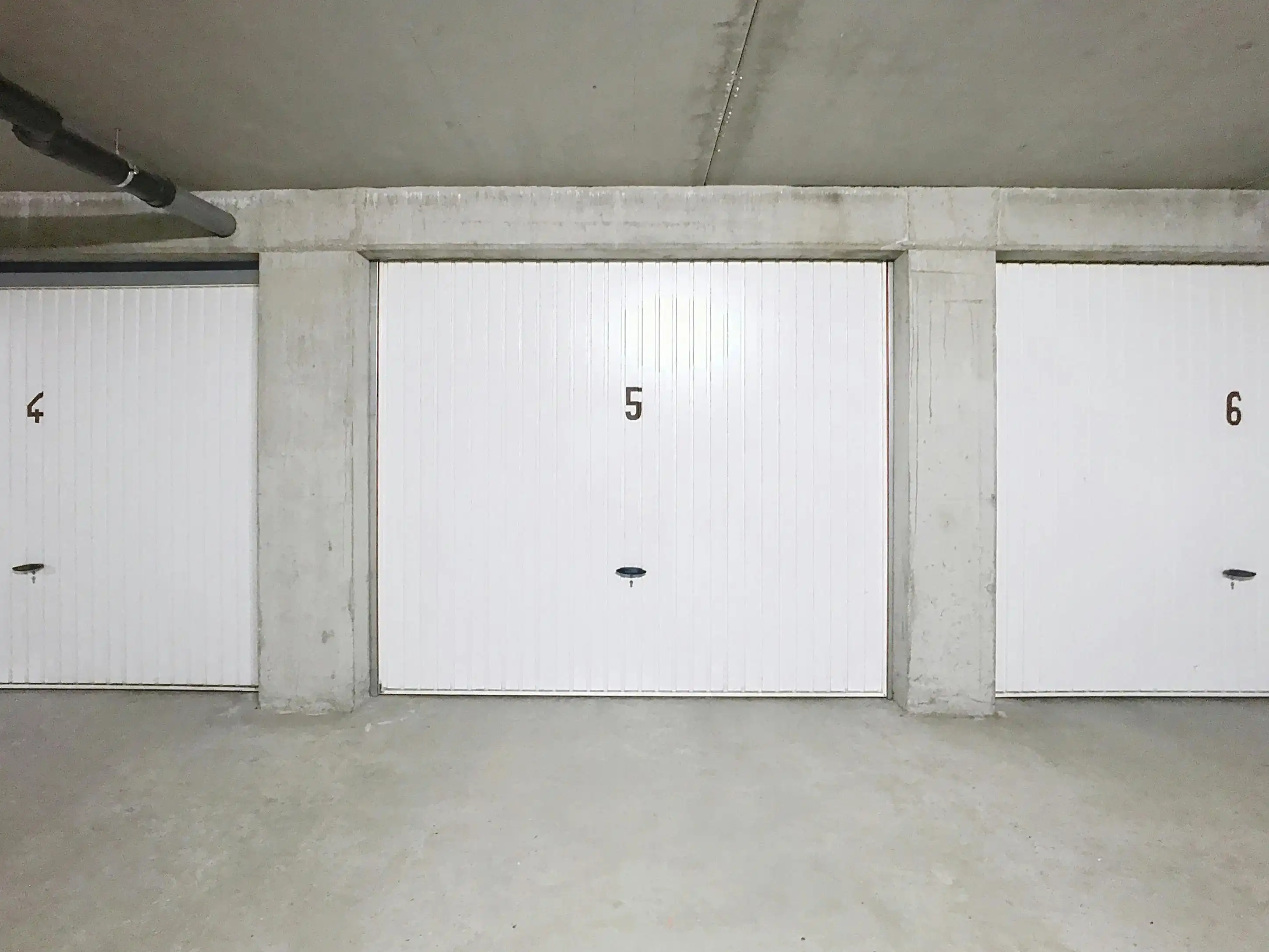 Goedgelegen garagebox te koop te Duinenweg in Middelkerke! foto 2