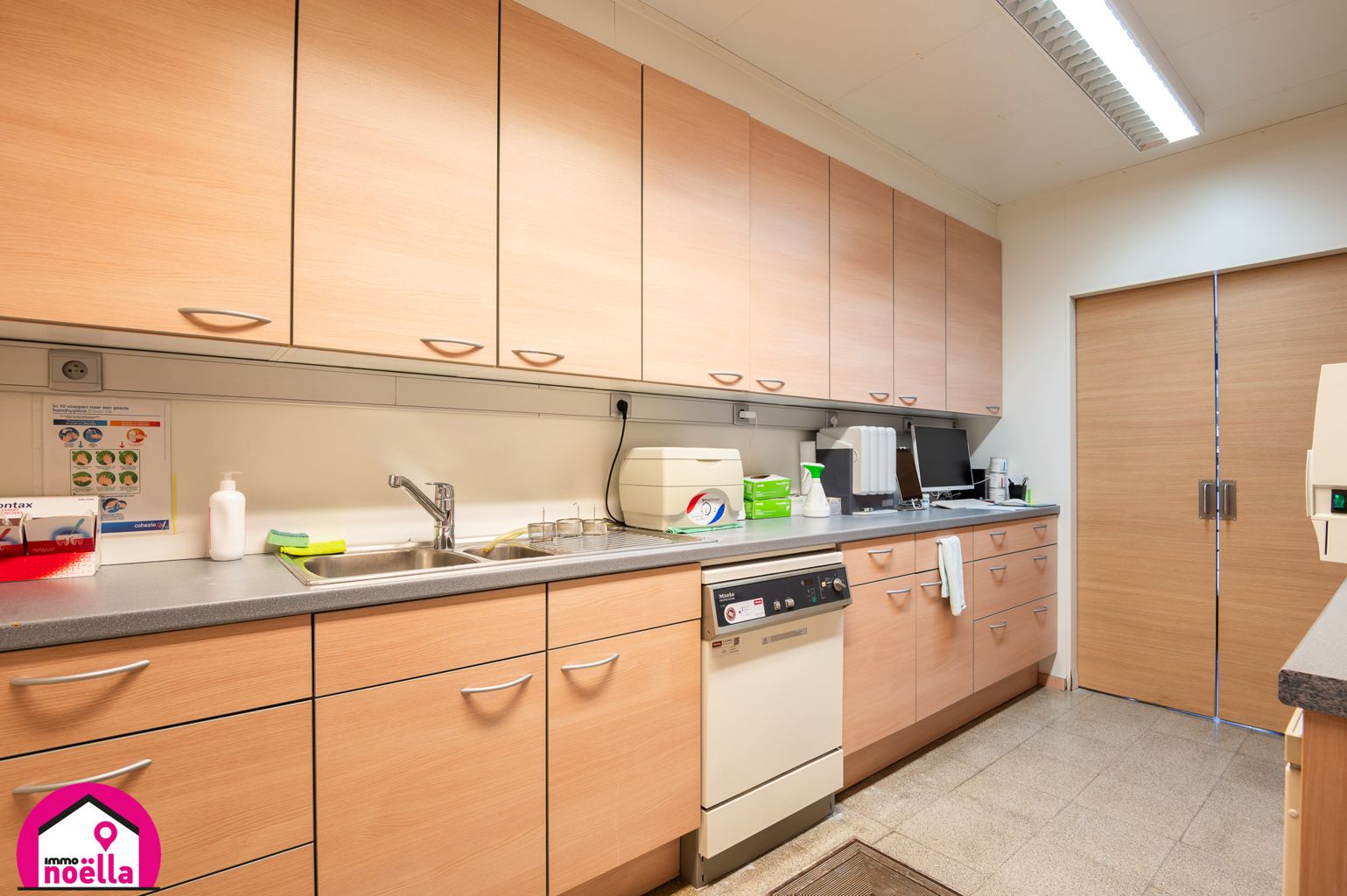Te koop te Westende prachtige woning met handelsruimte ! foto 15
