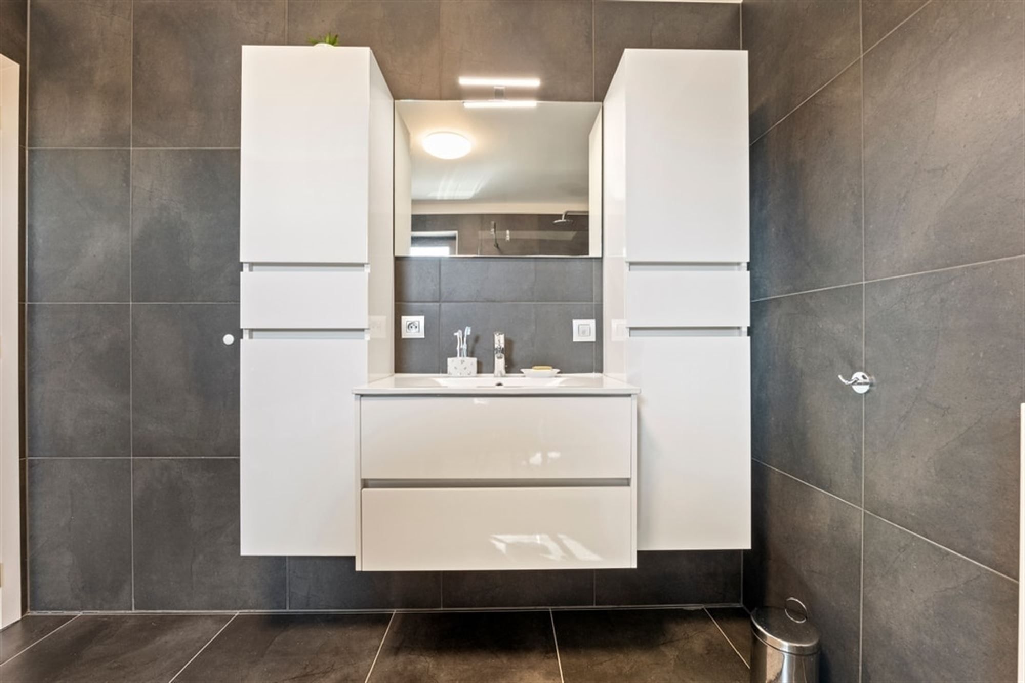 INSTAPKLAAR 2 SLK APPARTEMENT MET ONDERGRONDSE STAANPLAATS IN HARTJE MAASMECHELEN  foto 26