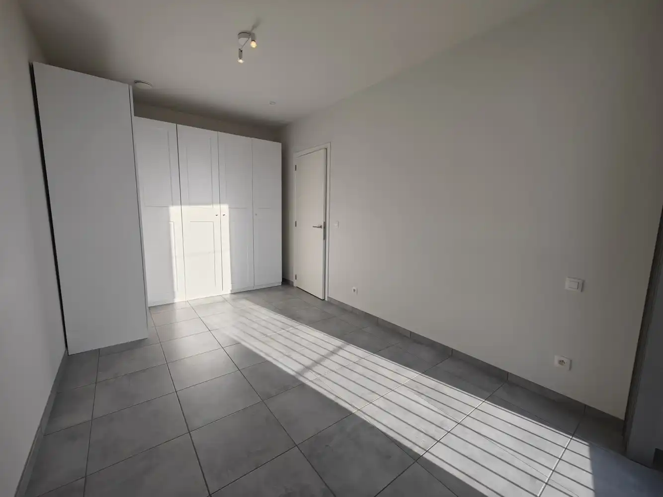 PRACHTIG PENTHOUSE MET 3 SLPKS, ONDERGR. PARKEERPL. EN KELDERBERGING IN HET CENTRUM foto 16