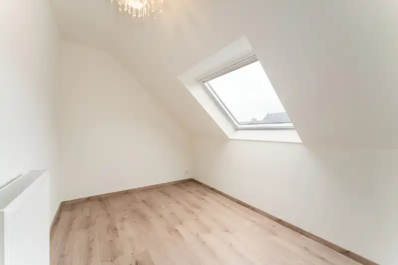 Recente, instapklare halfopen bebouwing op toplocatie te Roeselare foto 12