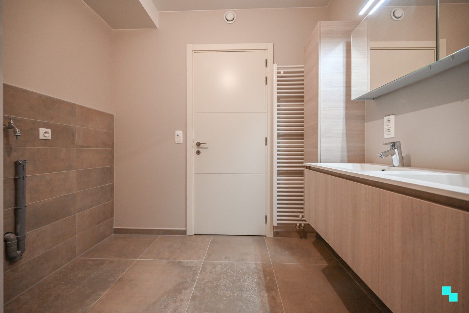 Bijna energieneutraal (E-peil: 8) instapklaar appartement te Bosmolens foto 21