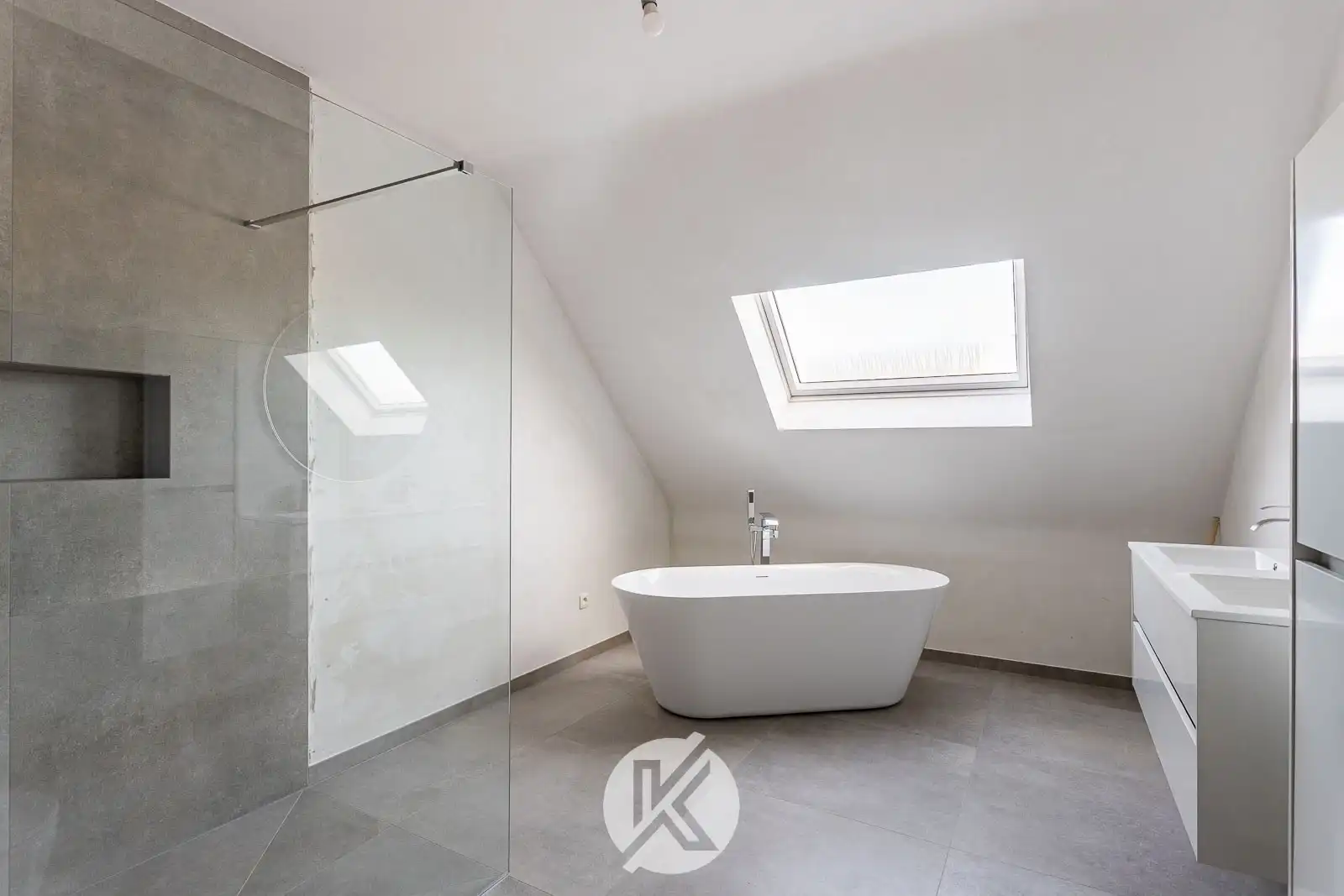 Halfopen nieuwbouwwoning met vlotte bereikbaarheid foto 17