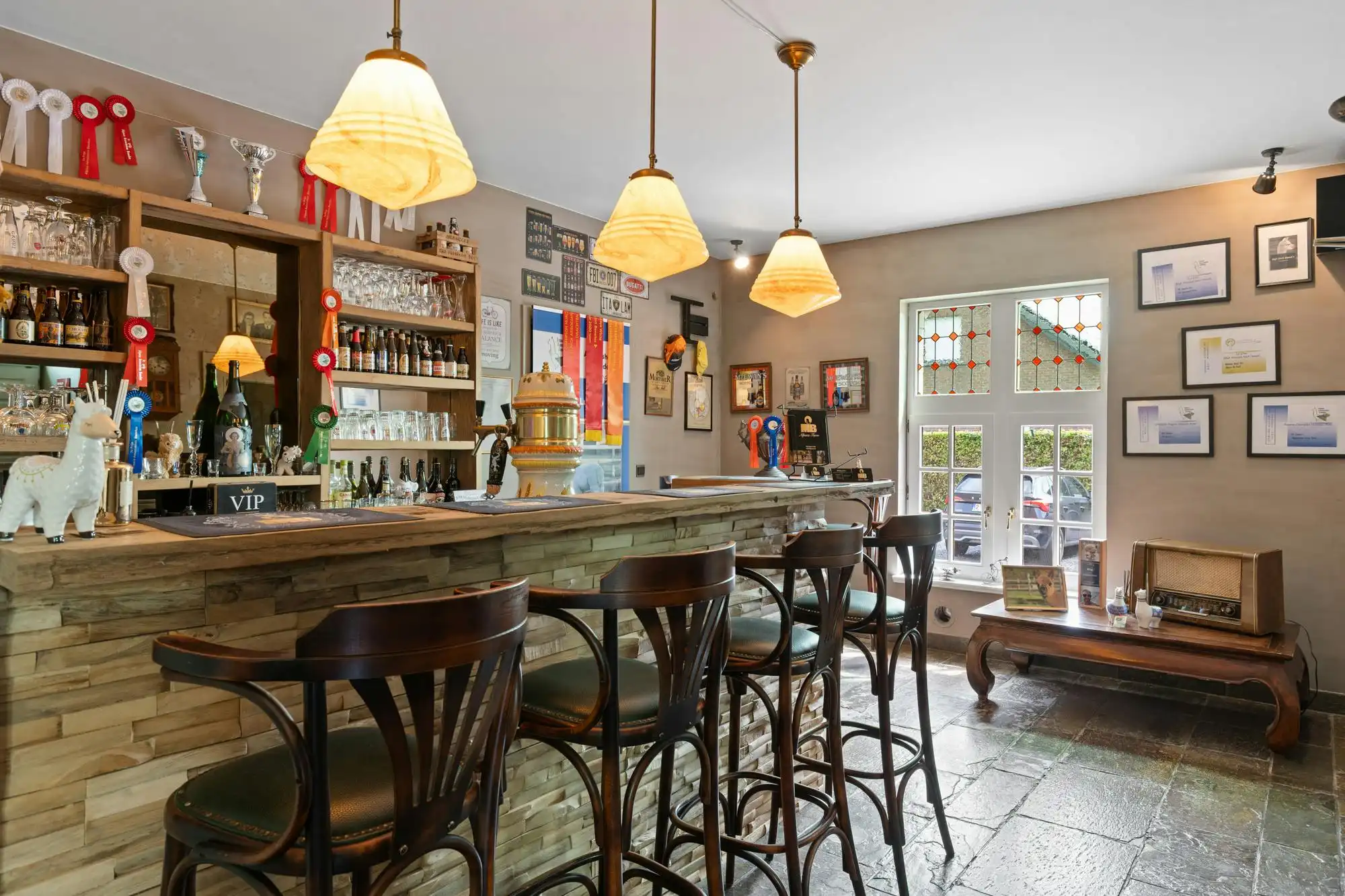 Villa met praktijkruimte en weilanden te koop in Geel foto 23