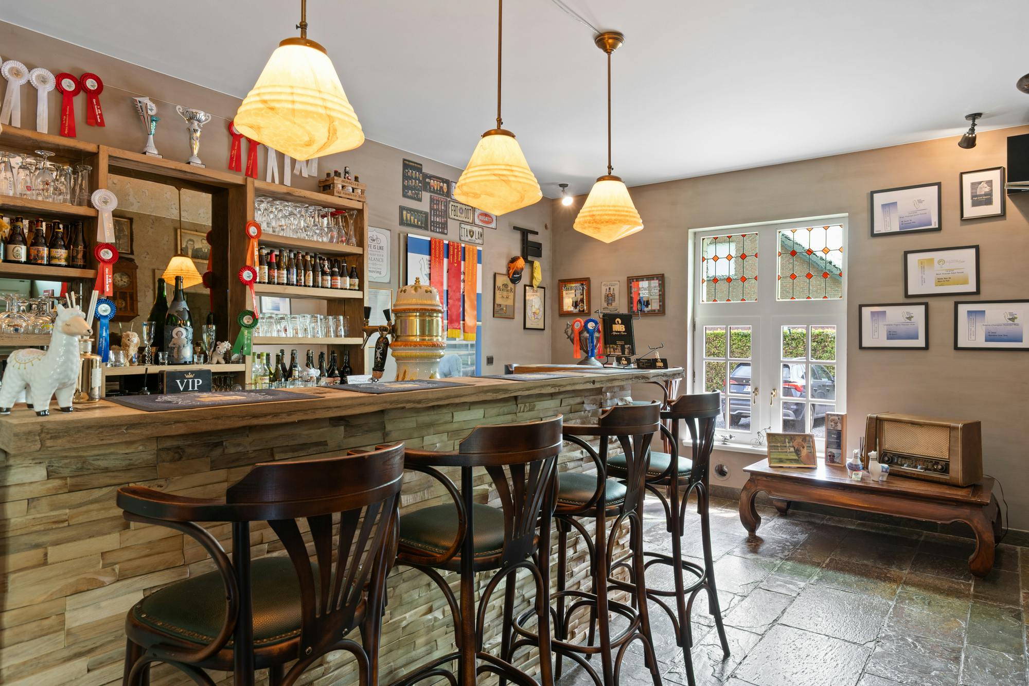 Villa met praktijkruimte en weilanden te koop in Geel foto 23