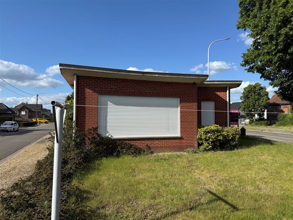 Vrijstaande splitlevel woning, te renoveren naar eigen smaak foto 5