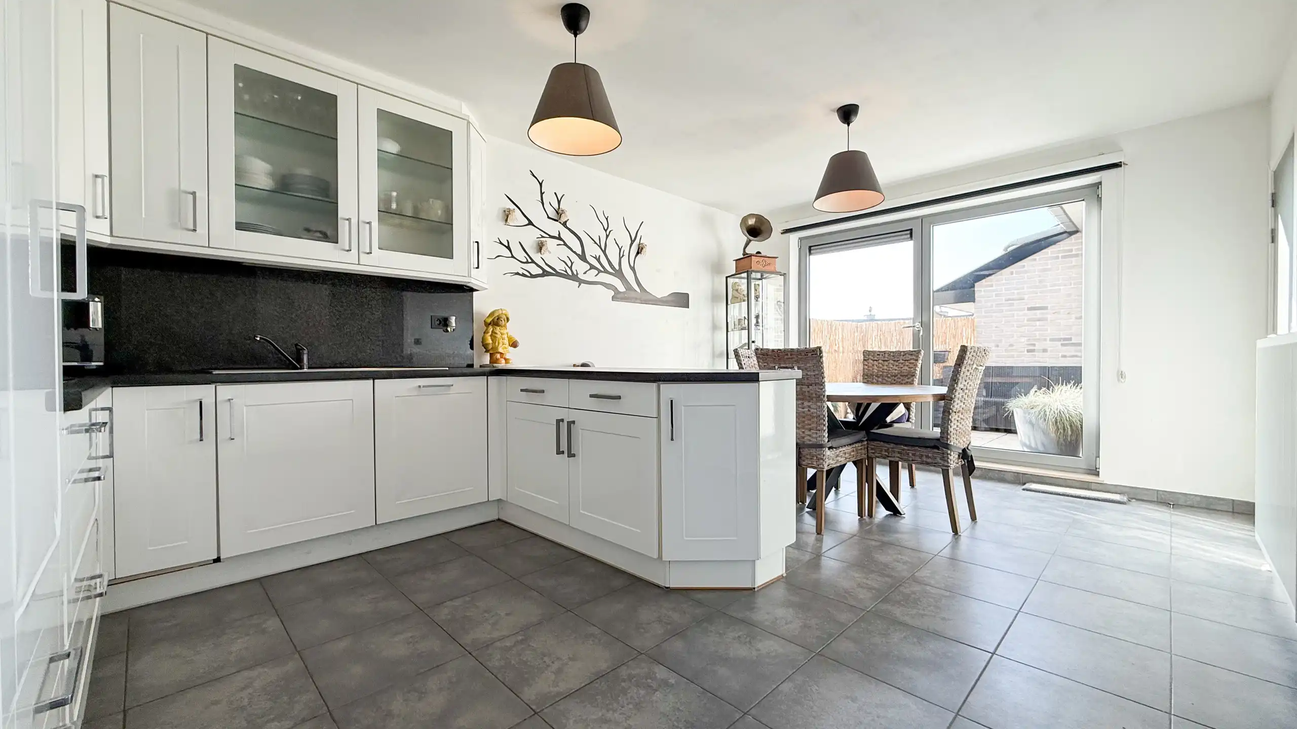 Ruim appartement van 105m² met terras en parking en EPC B! foto 11