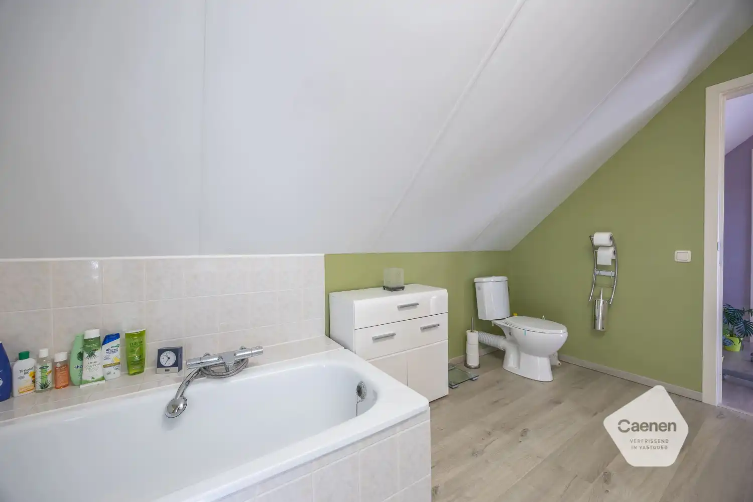 Instapklare halfopen gezinswoning met 3 slpks foto 16