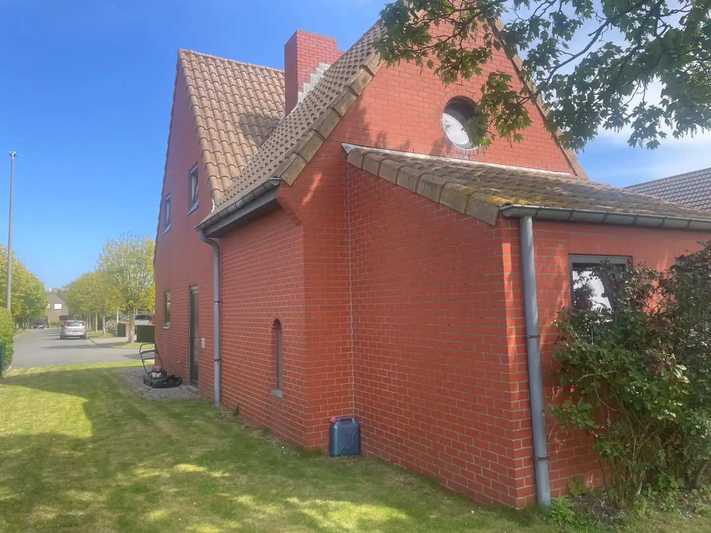 Knappe villa met zuidgerichte tuin in rustige straat foto 2