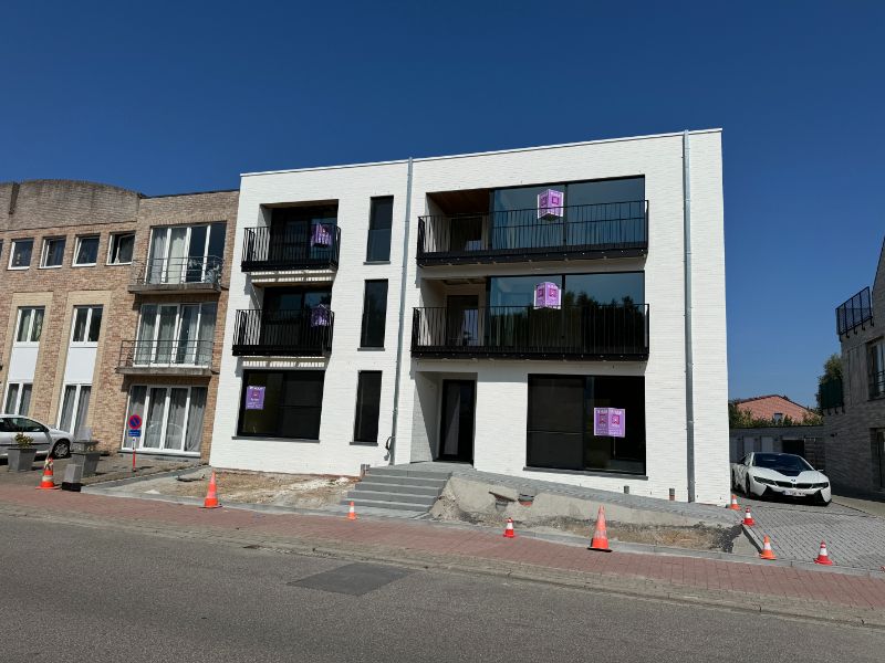 Nieuw luxe app 1e VD, 2 slpk met terras, carport & zonnepanelen foto {{pictureIndex}}