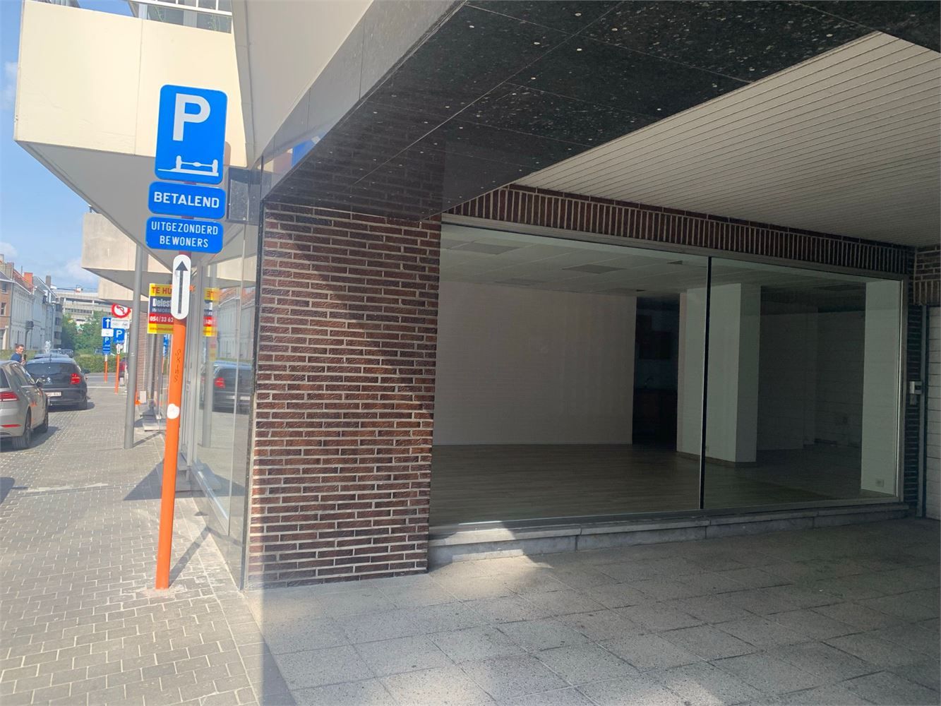 INSTAPKLARE COMMERCIËLE (KANTOOR)RUIMTE foto 4