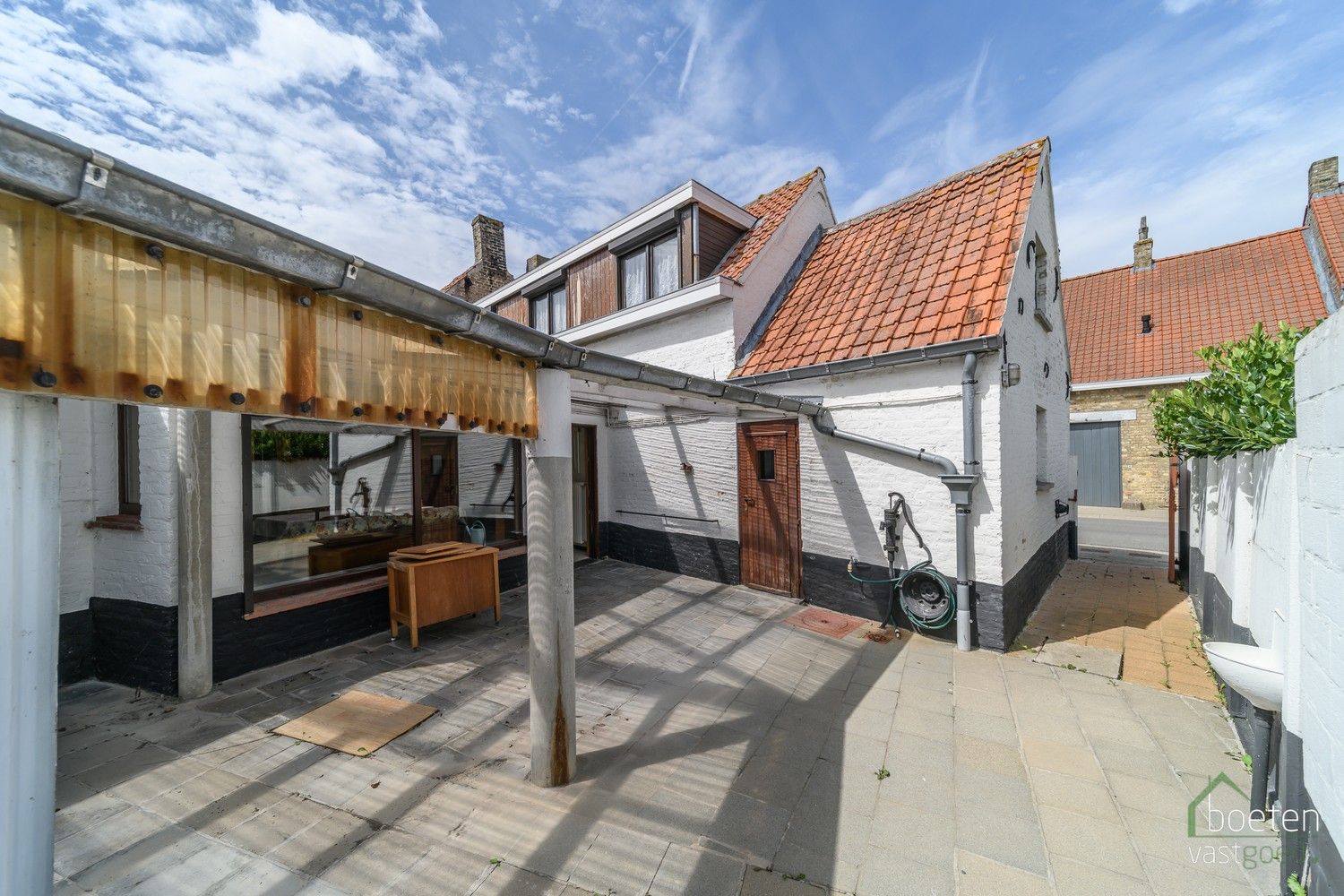 ALVERINGEM: Leuk maar wel op te smukken huisje met heel wat potentieel, 3 slpks waarvan 1 beneden en zonneterras op 179m² grondopp. foto 16
