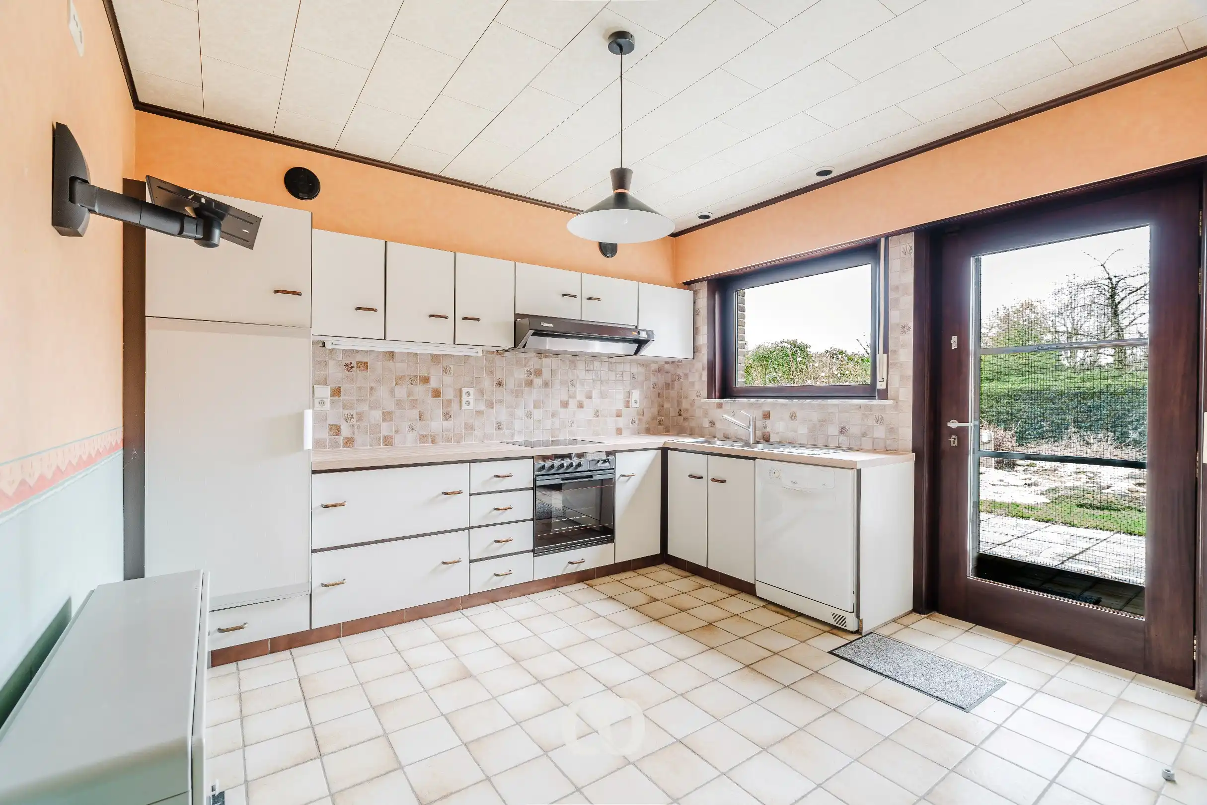 Zeer ruime woning met uitbreidingsmogelijkheden in rustige woonwijk te Kruisem foto 6