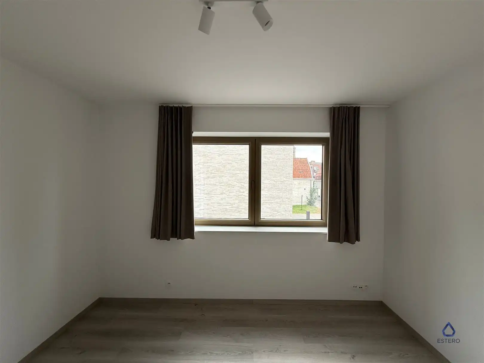Nieuwbouwwoning met 4 slpk en carport foto 16