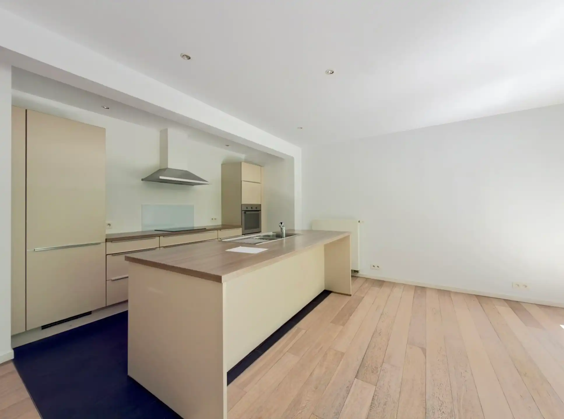 Mooi appartement met twee slk in een klein flatgebouw foto 5