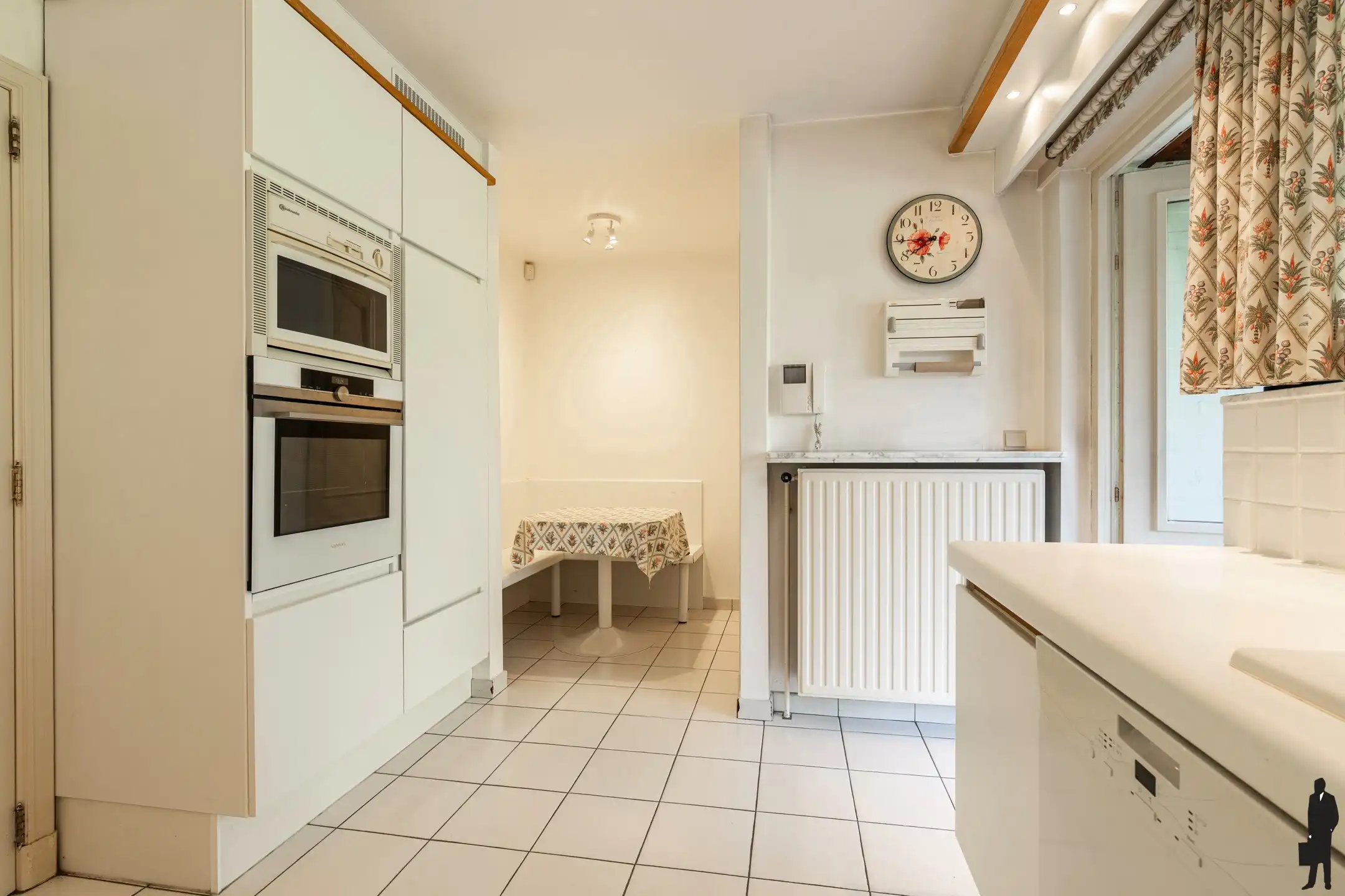 Gelijkvloerse woning met renovatiepotentieel op ca. 1.720 m² foto 8