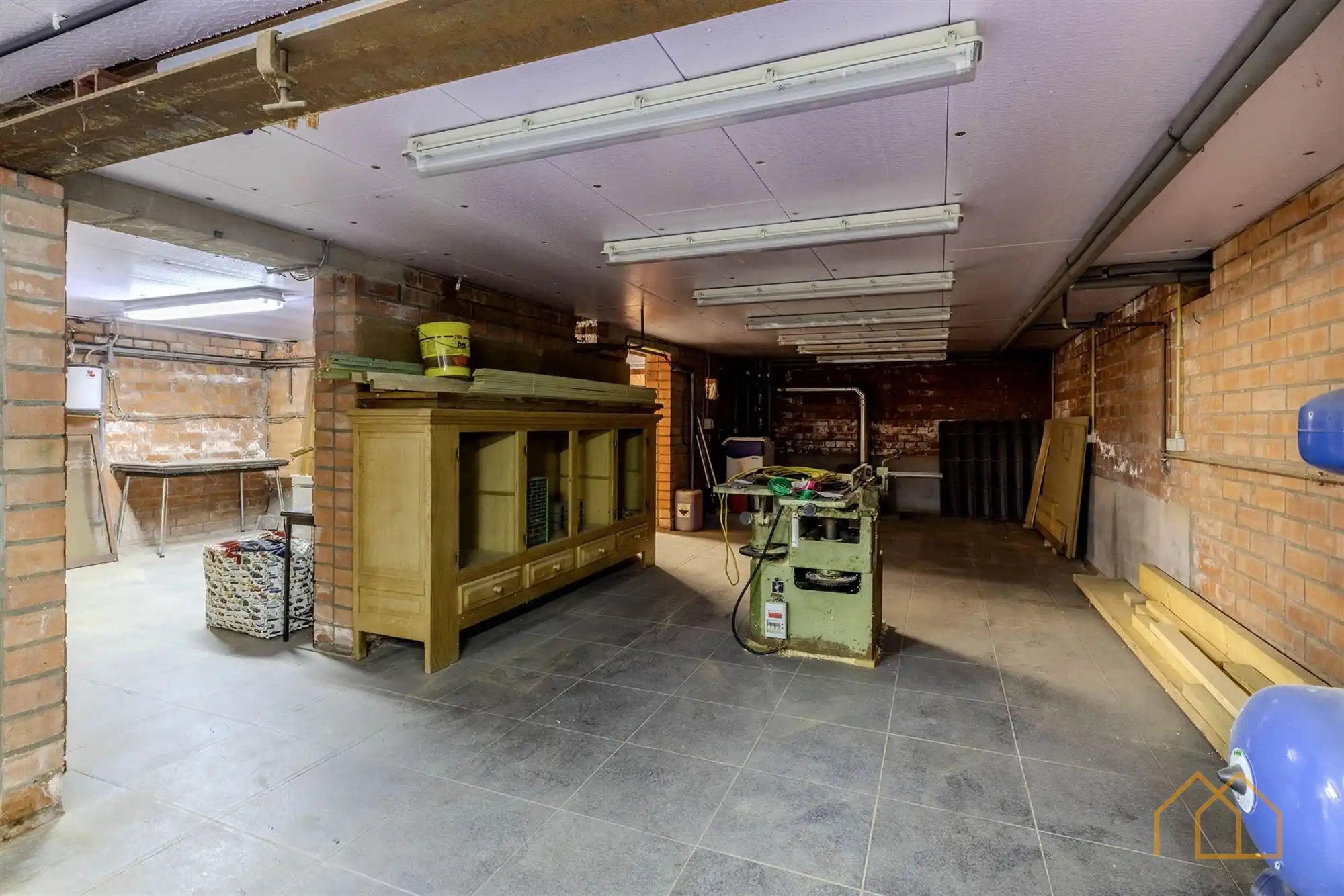 Ruime woning op 12a met veel kelder en garage foto 15
