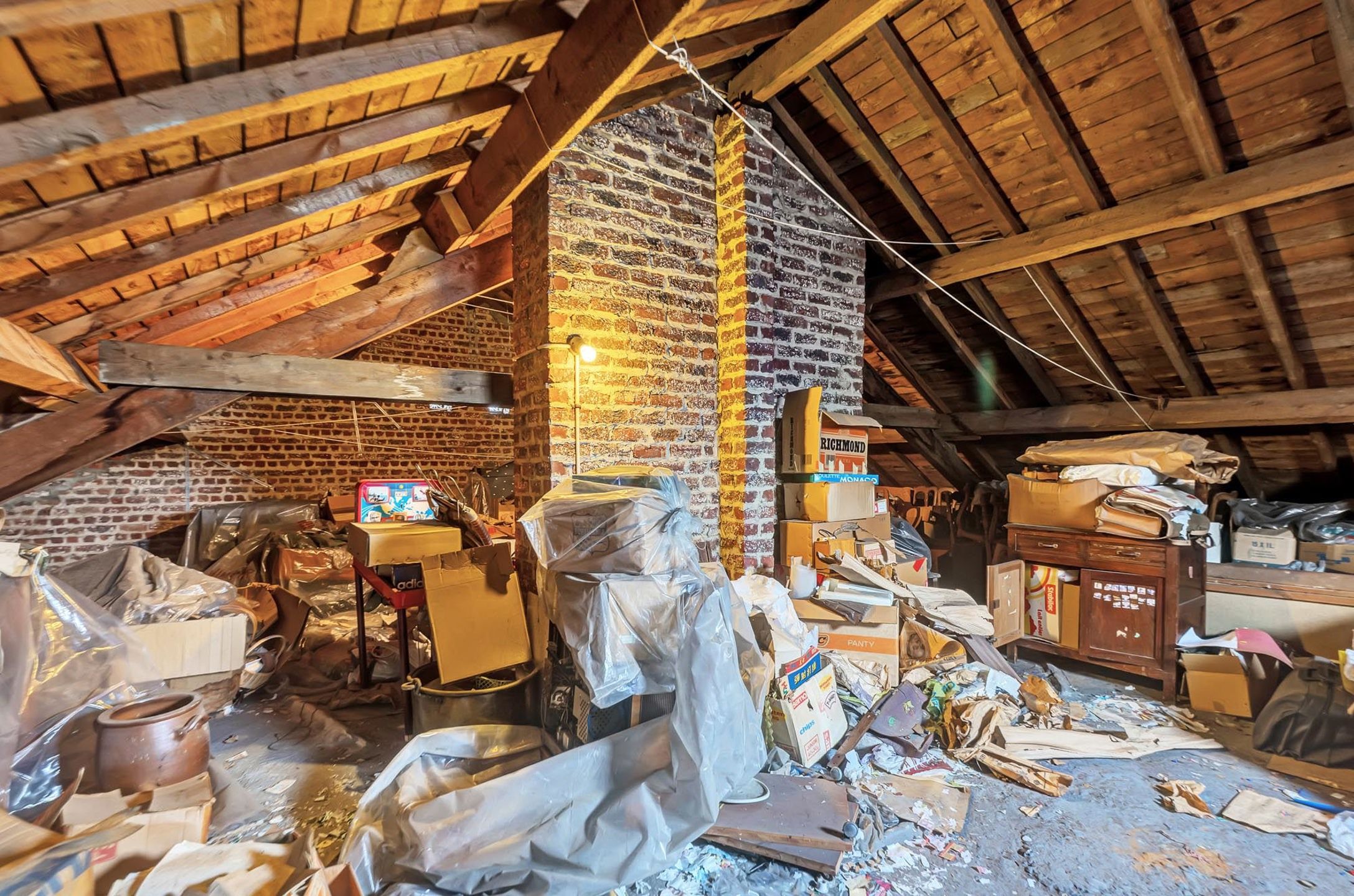 Solide te renoveren HOB met 4 slpks, garage en tuin foto 19