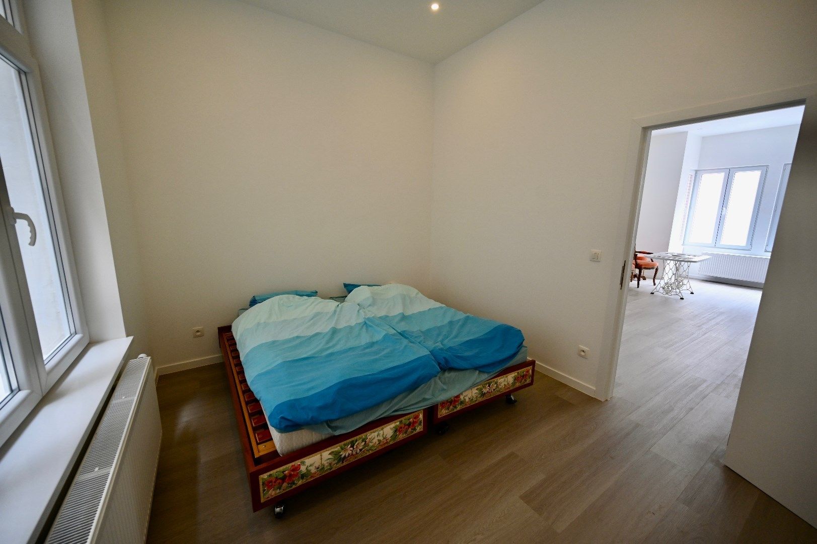 KNAP GERENOVEERD APPARTEMENT OP TOPLIGGING CENTRUM OOSTENDE foto 4