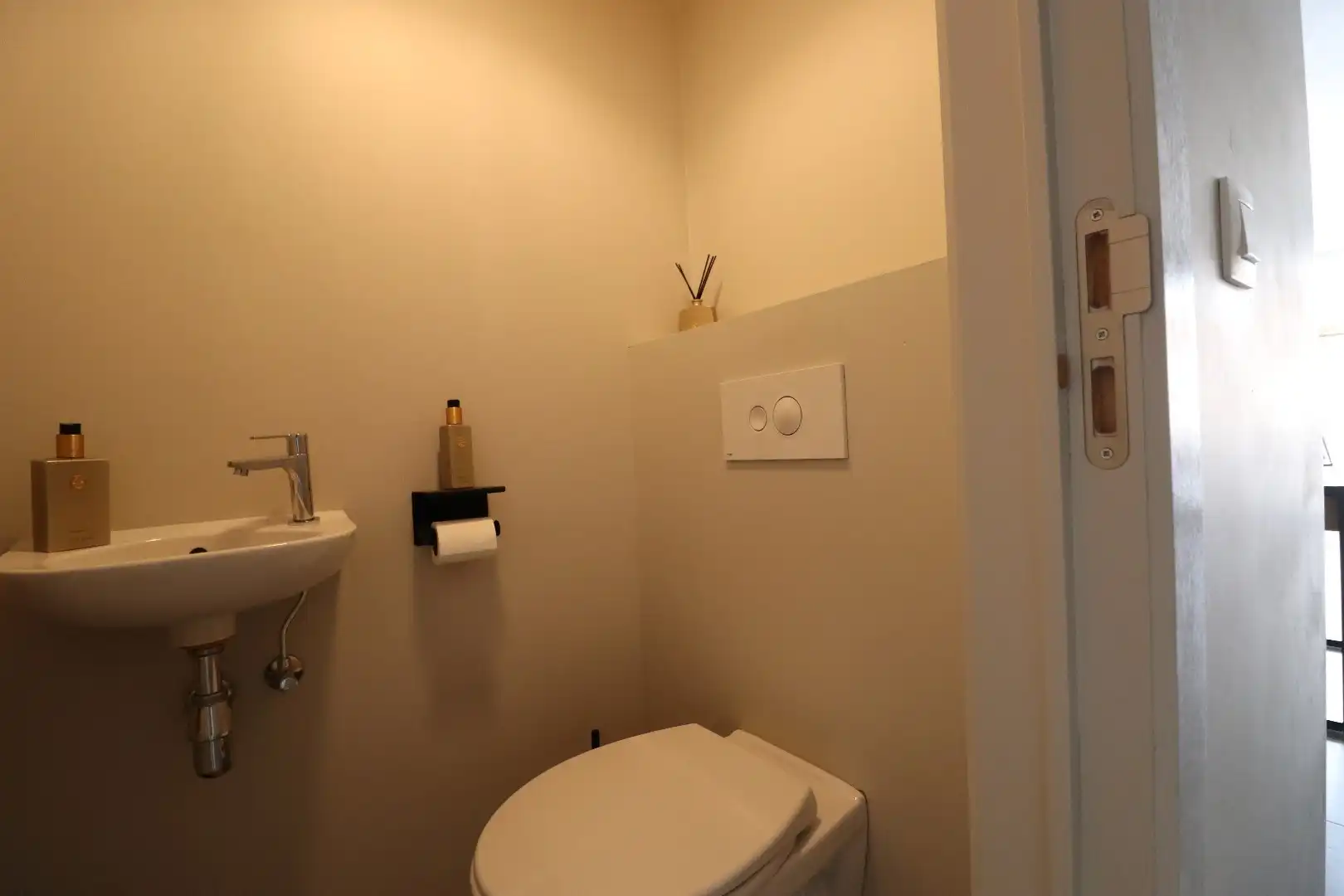 Gelijkvloers appartement met aanpalende garage & terras  foto 5