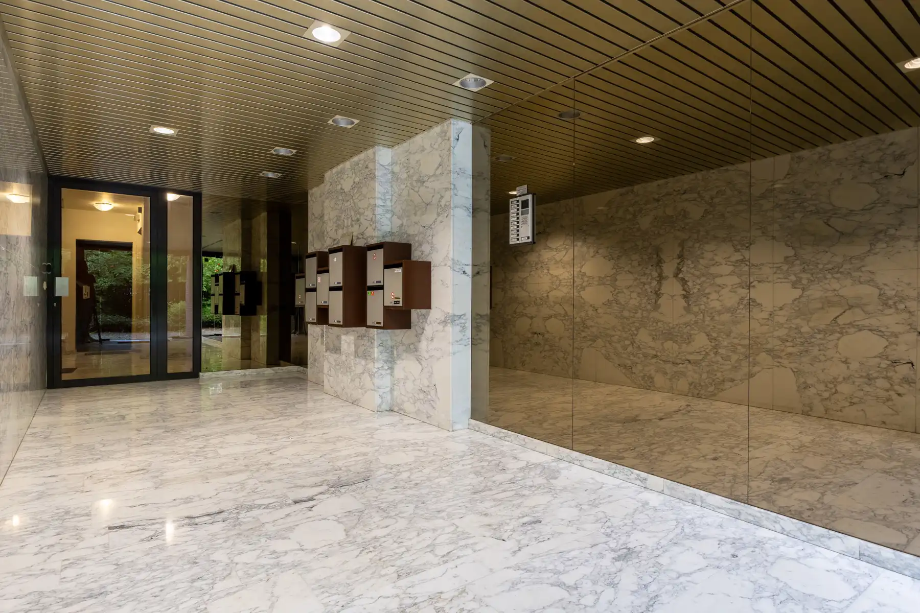 OPTIE Appartement in Laken met 2 kamers, 2 terrassen en garage foto 7