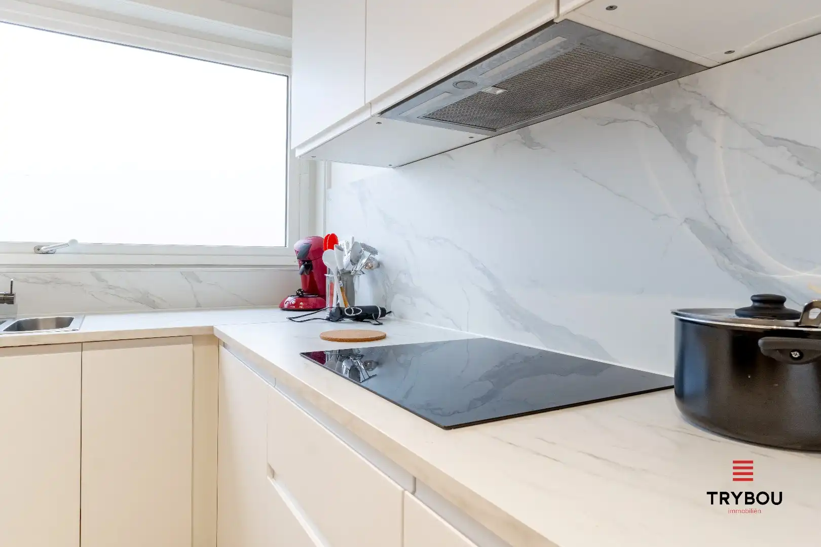 Volledig gerenoveerd 2-slaapkamerappartement te koop – rand centrum Ieper foto 9