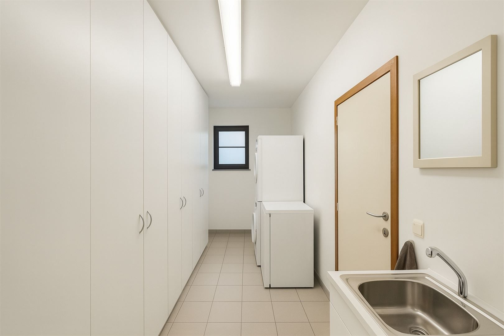 Uniek kantoorgebouw met duplex appartement te koop foto 19