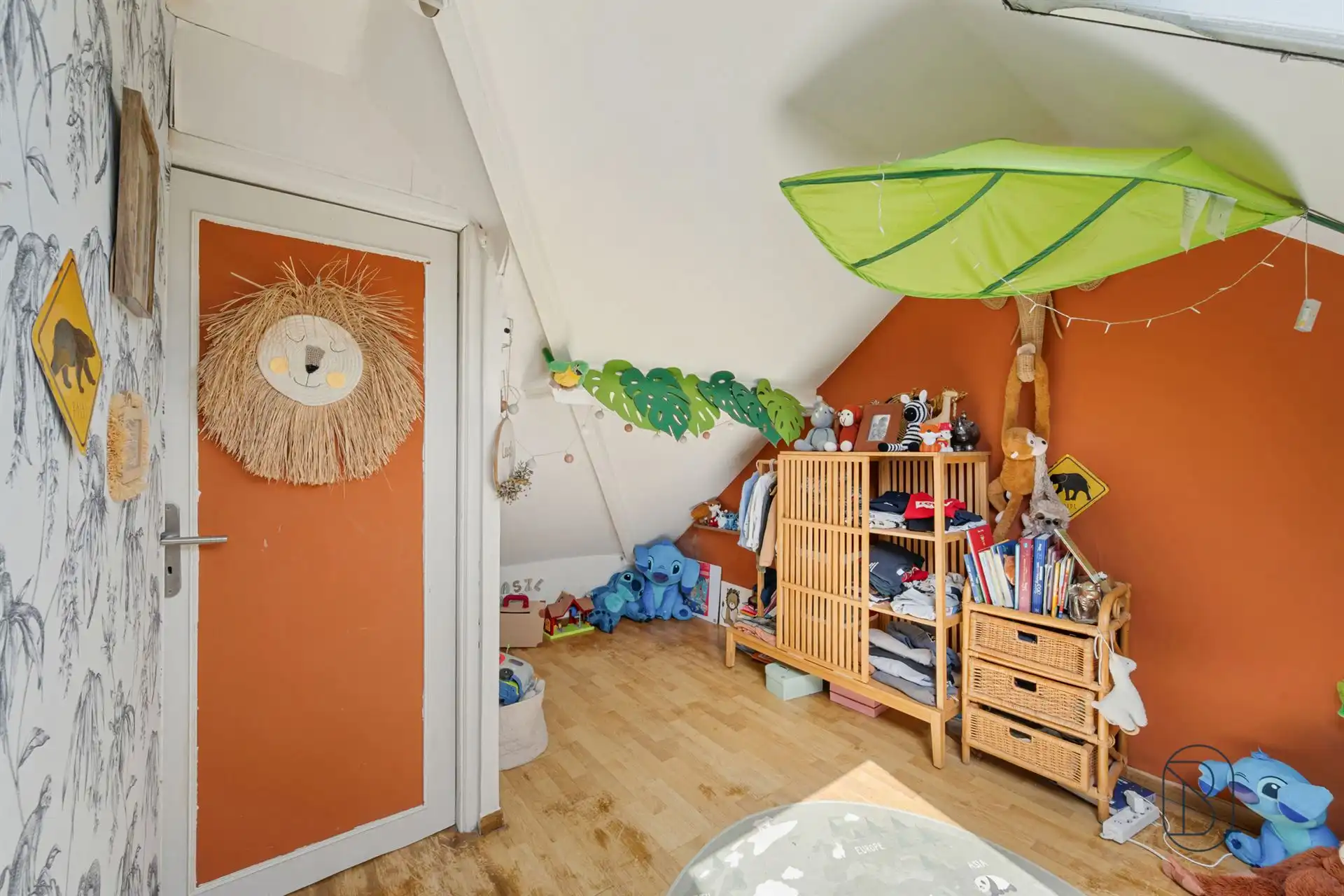Bel-etagewoning met 3 slpk, garage en tuin in Vloesberg foto 16