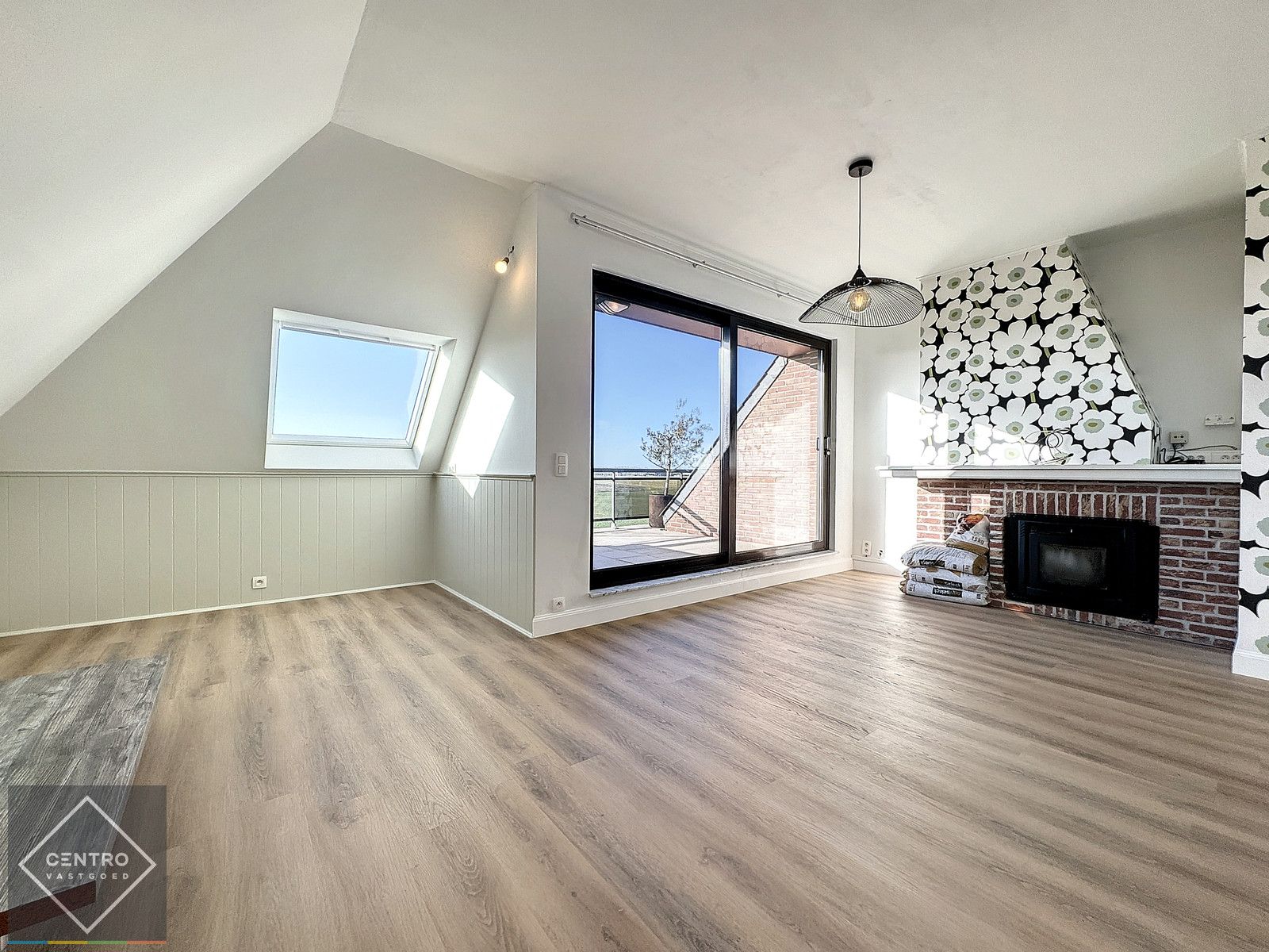 LEUK dakappartement met 2 slpks en garage met FANTASTISCH UITZICHT! foto 4